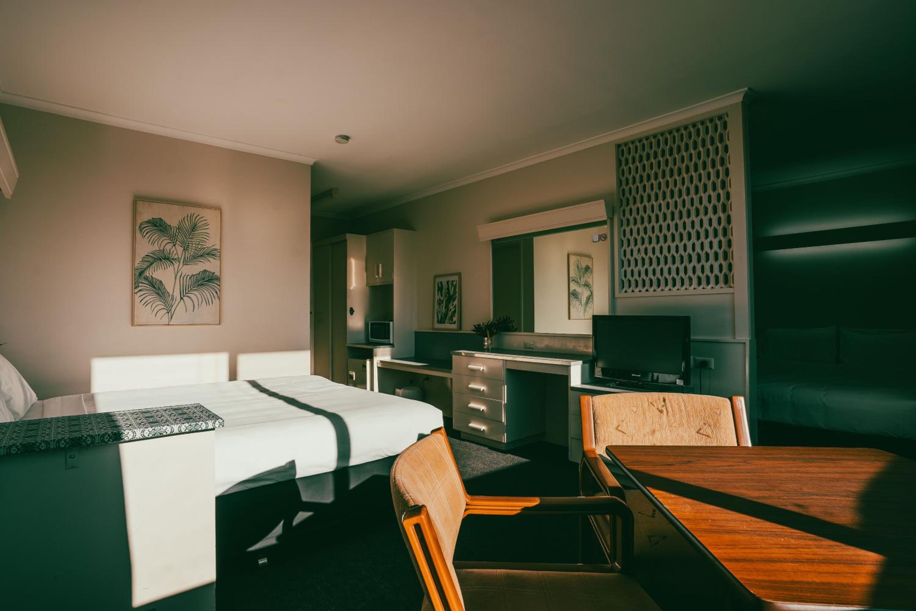 Parklane Motel