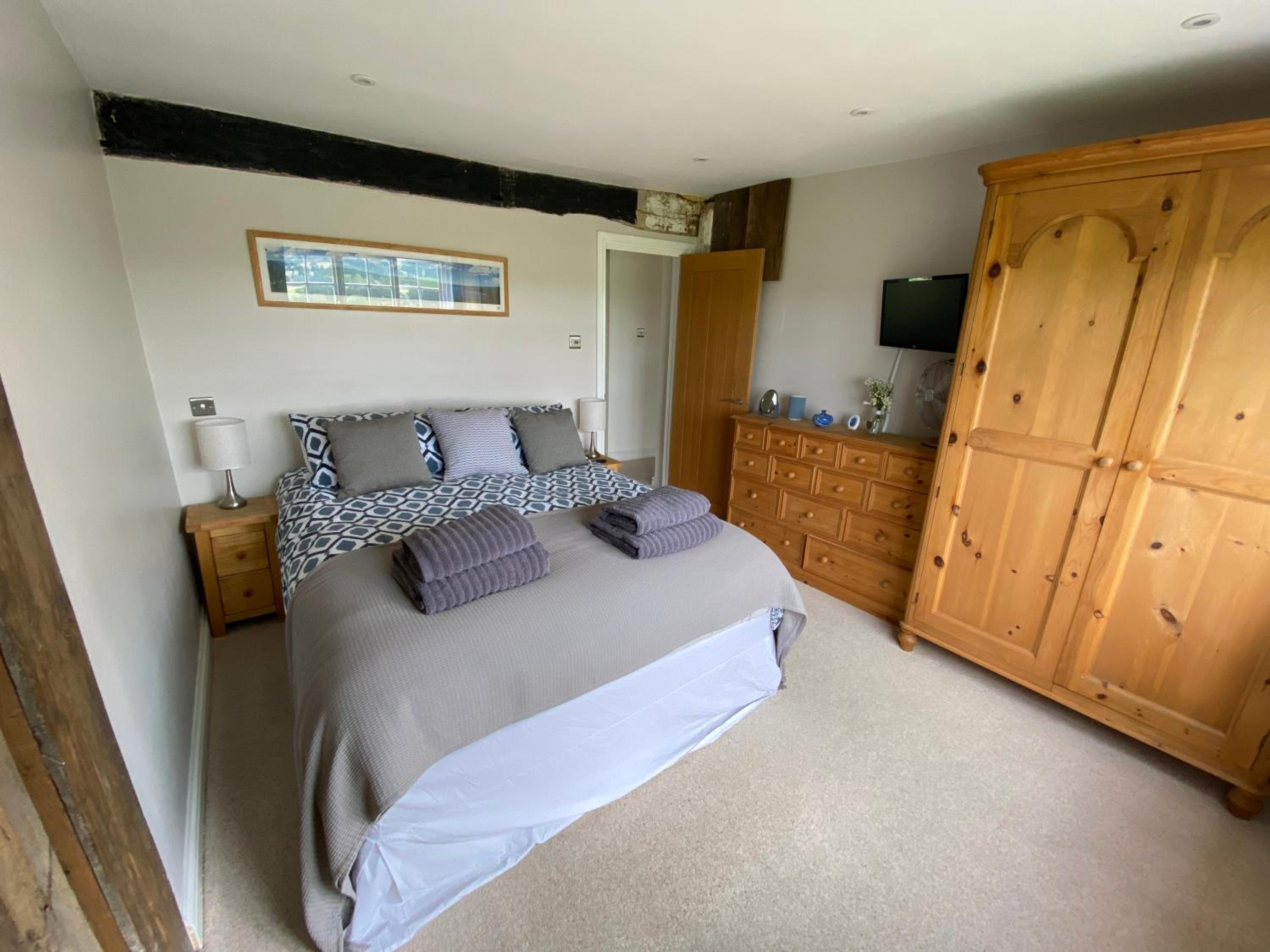 Amazing cottage right in the heart of Ewhurst Green, overlooking Bodiam Castle view 3