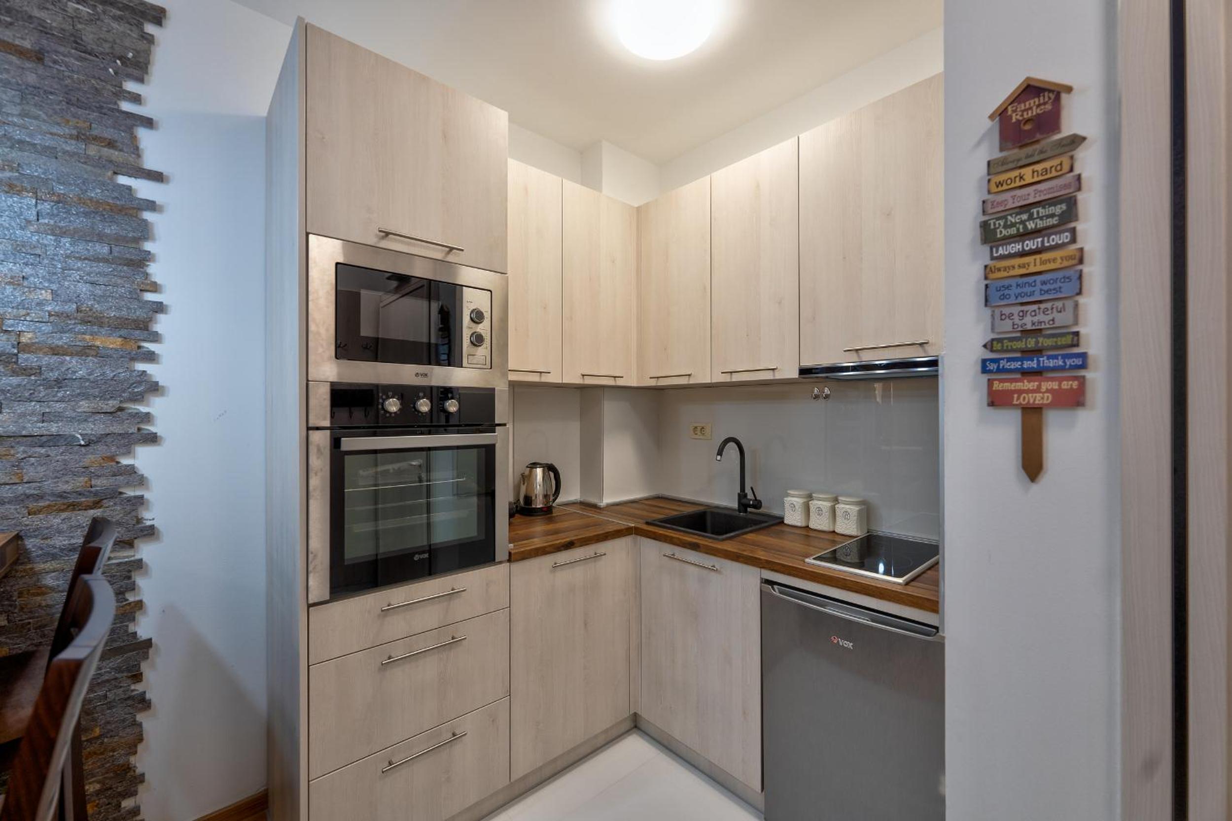 Vila Pekovic Green, Pine Trees View 2 Bedrooms Apartment view 3
