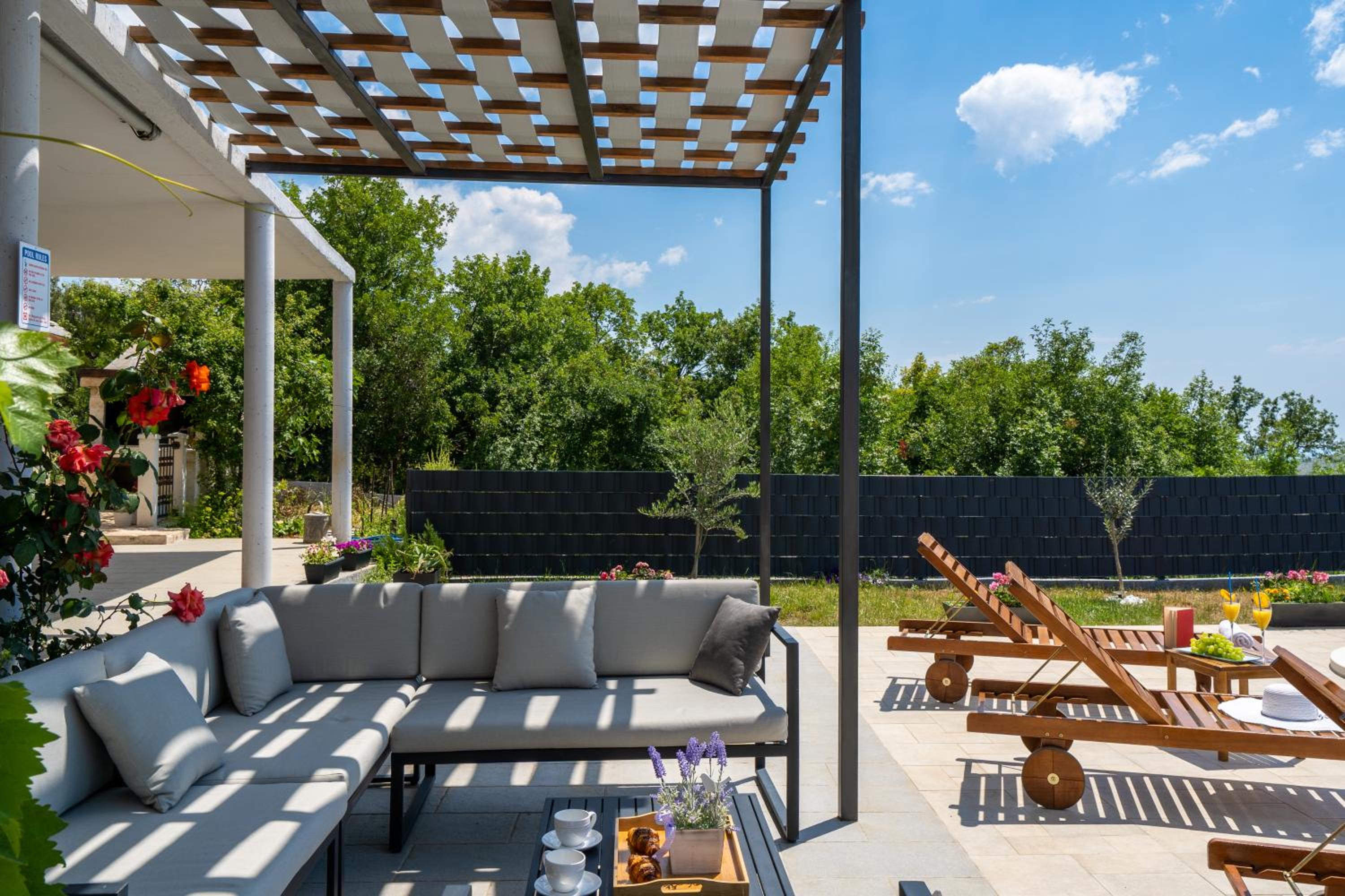 Villa Terra with heated pool