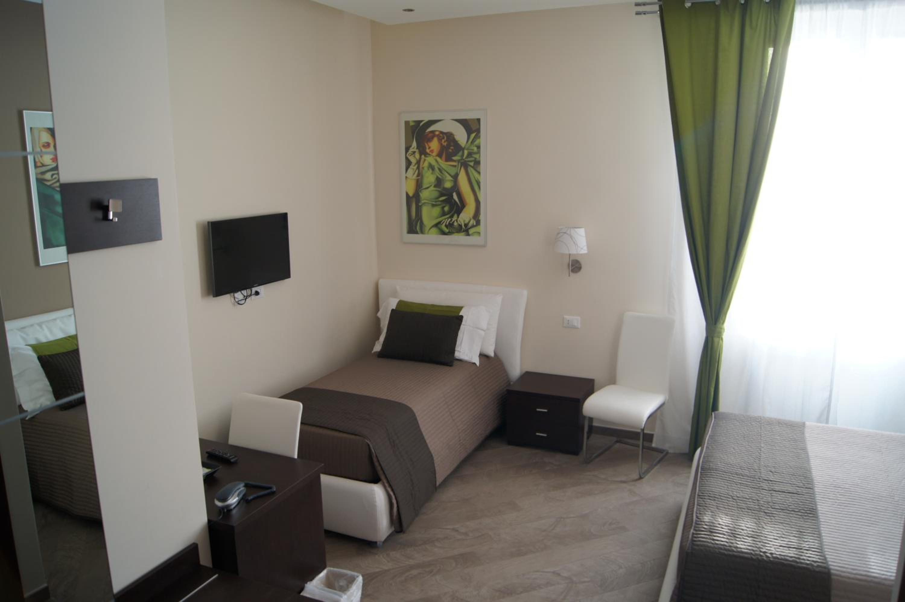 Mia Suites