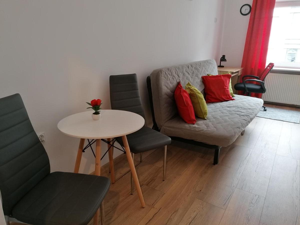 Hostel Tulip - Pokój 1 ze wspólną łazienką i kuchnią view 2