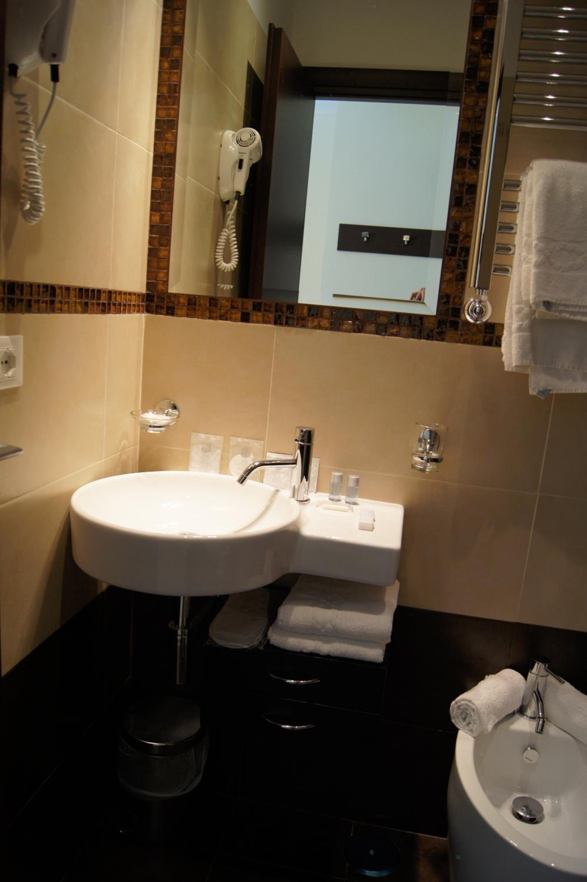 Mia Suites