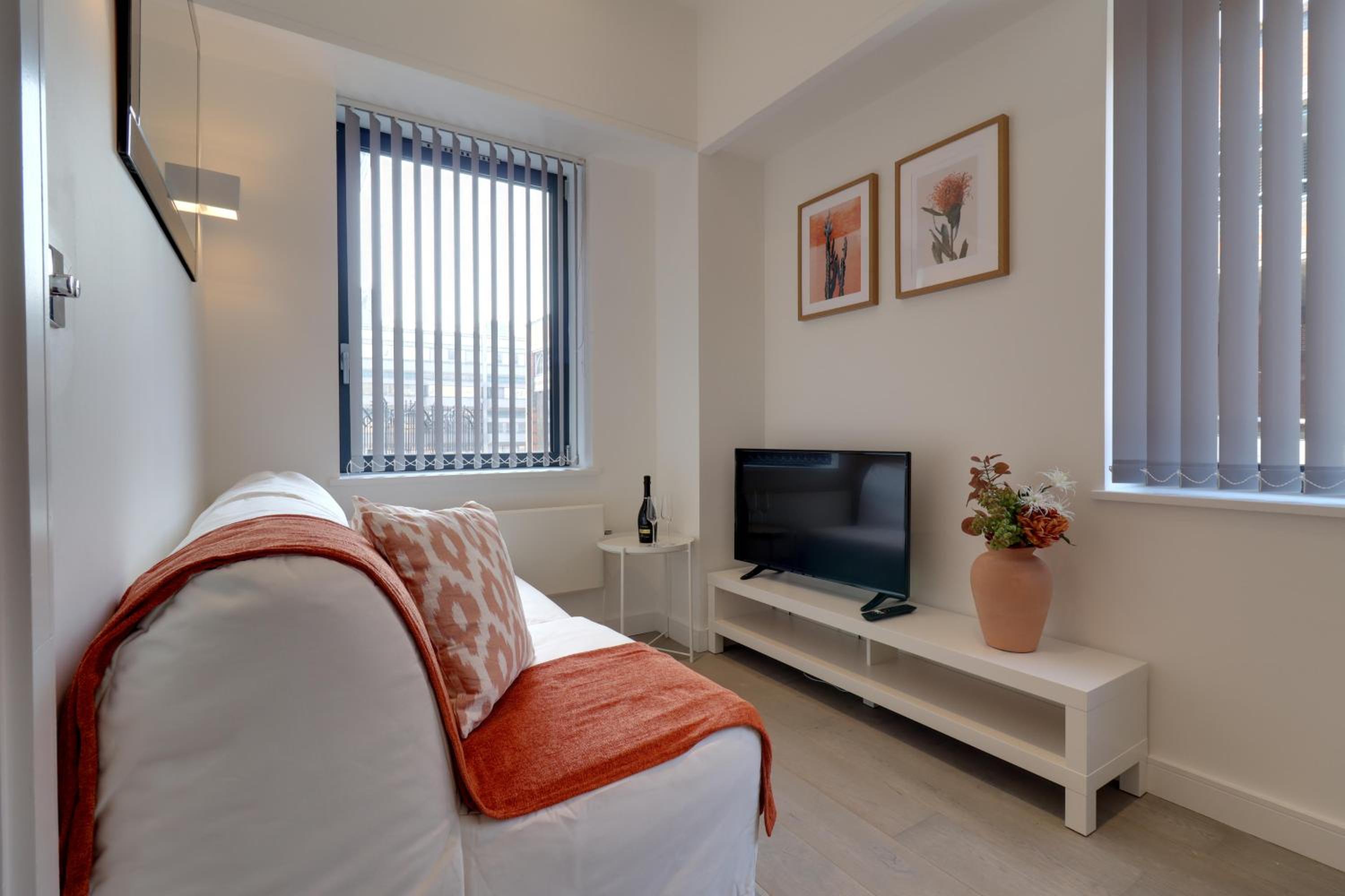 La Casa Suites Slough view 4