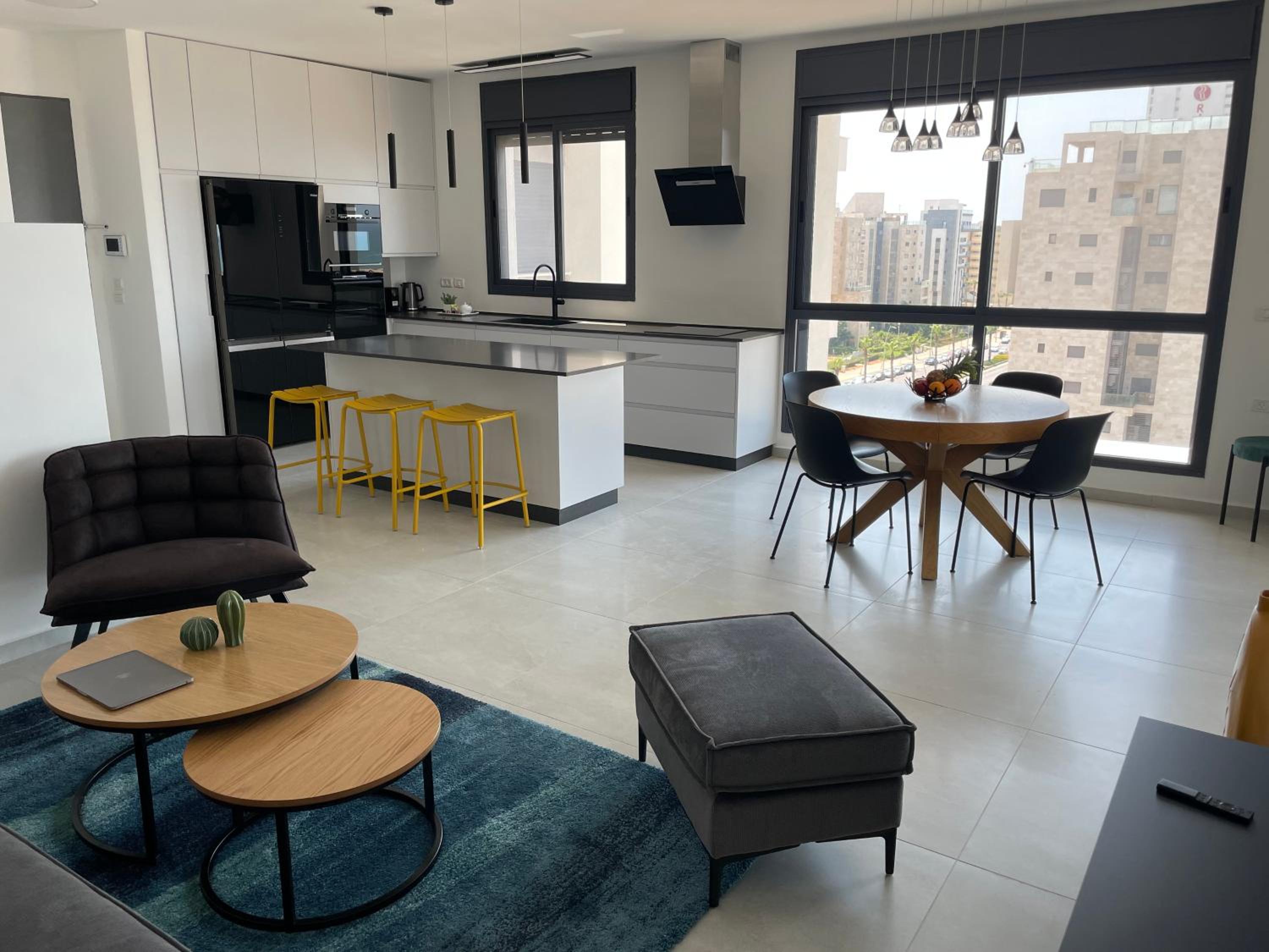 #דירת יוקרה על הים Bluewave Beach Apartment# view 2