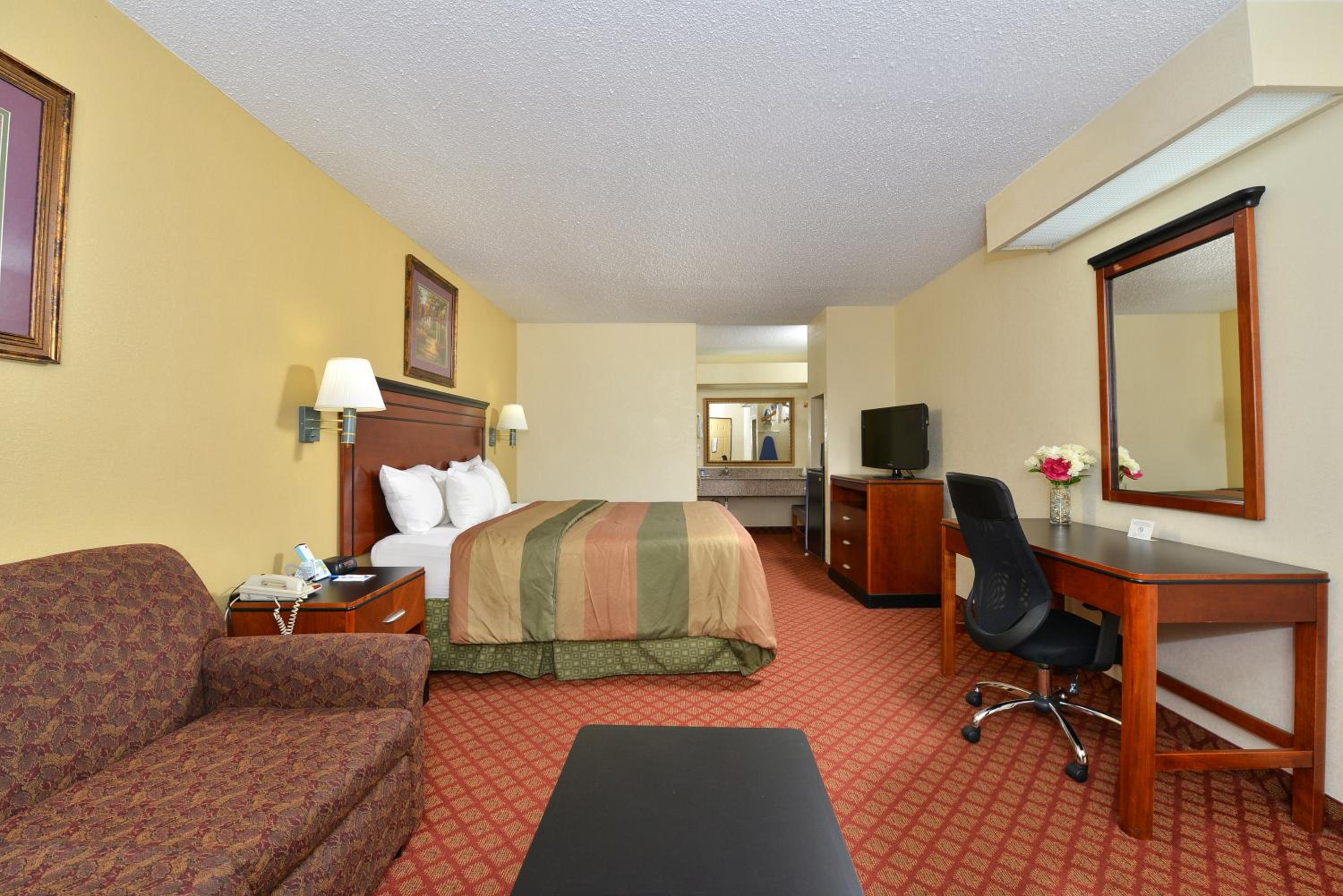 McComb Vacations - Americas Best Value Inn - Brookhaven - Property Image 4