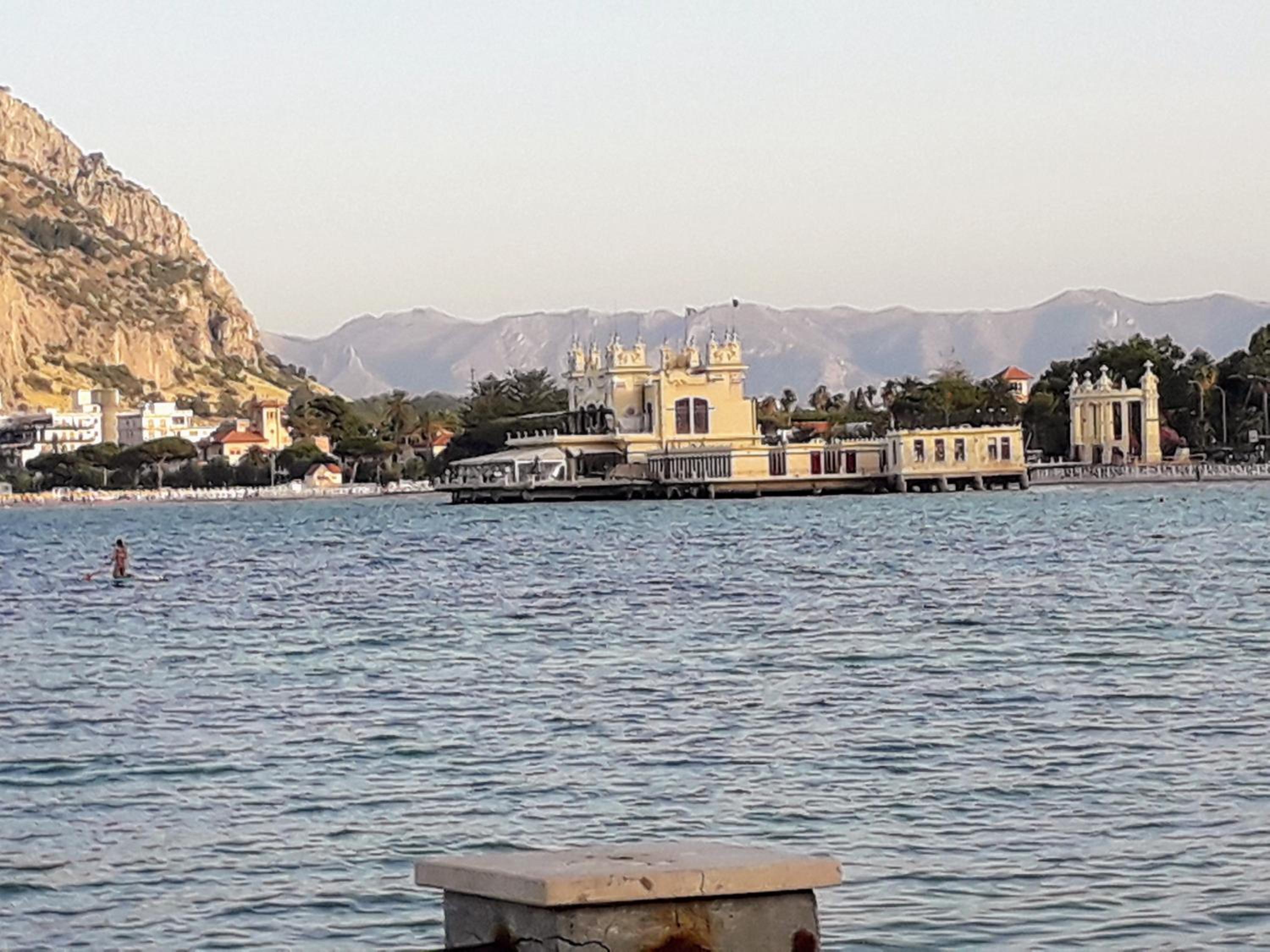 Sicilia vacanze long beach Mondello view 4
