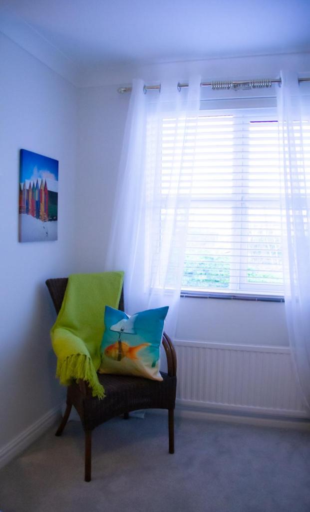 Stunning Seafront House with garden and private parking view 5