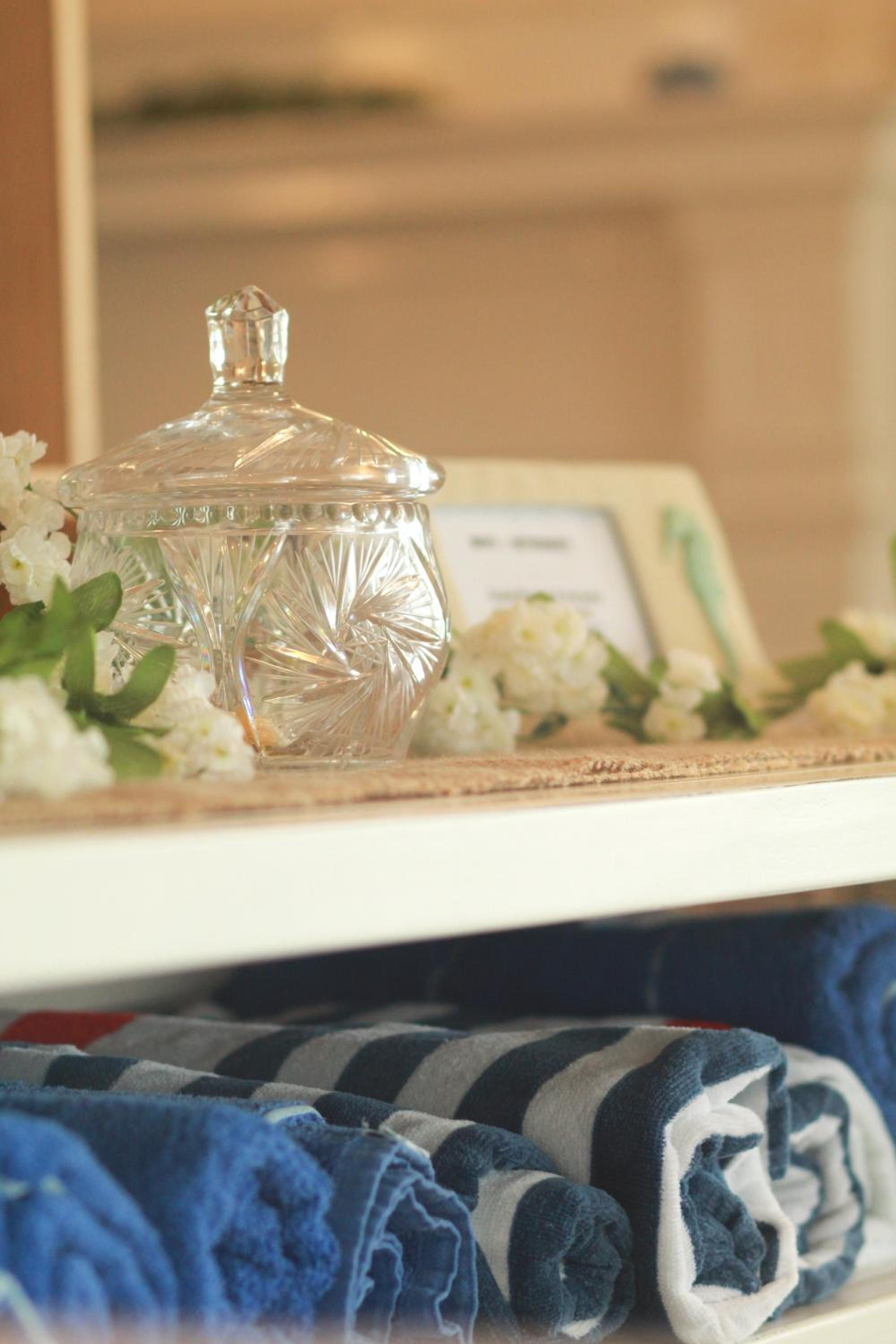 By The Sea Guests Bed & Breakfast and Suites