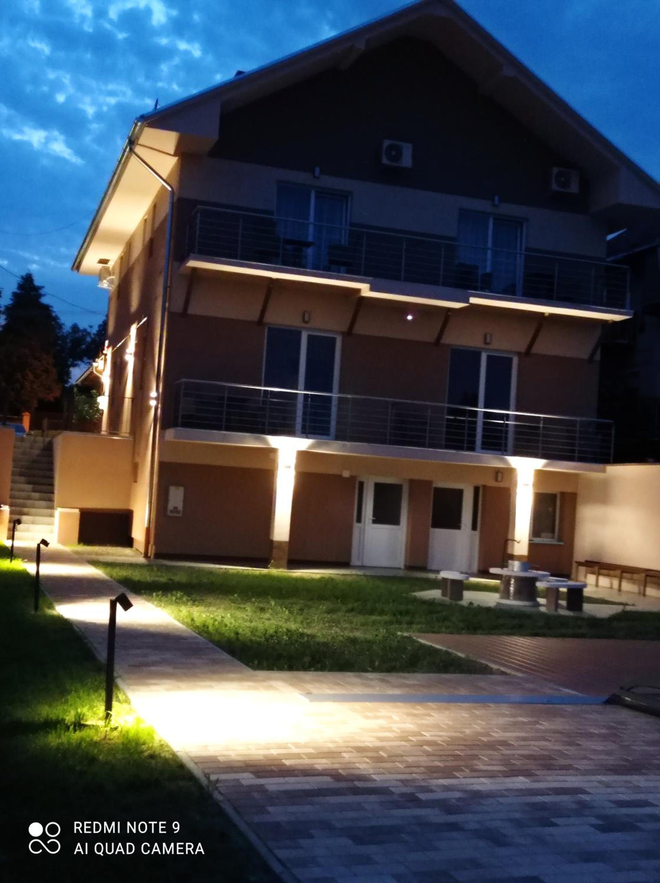 Photo 19