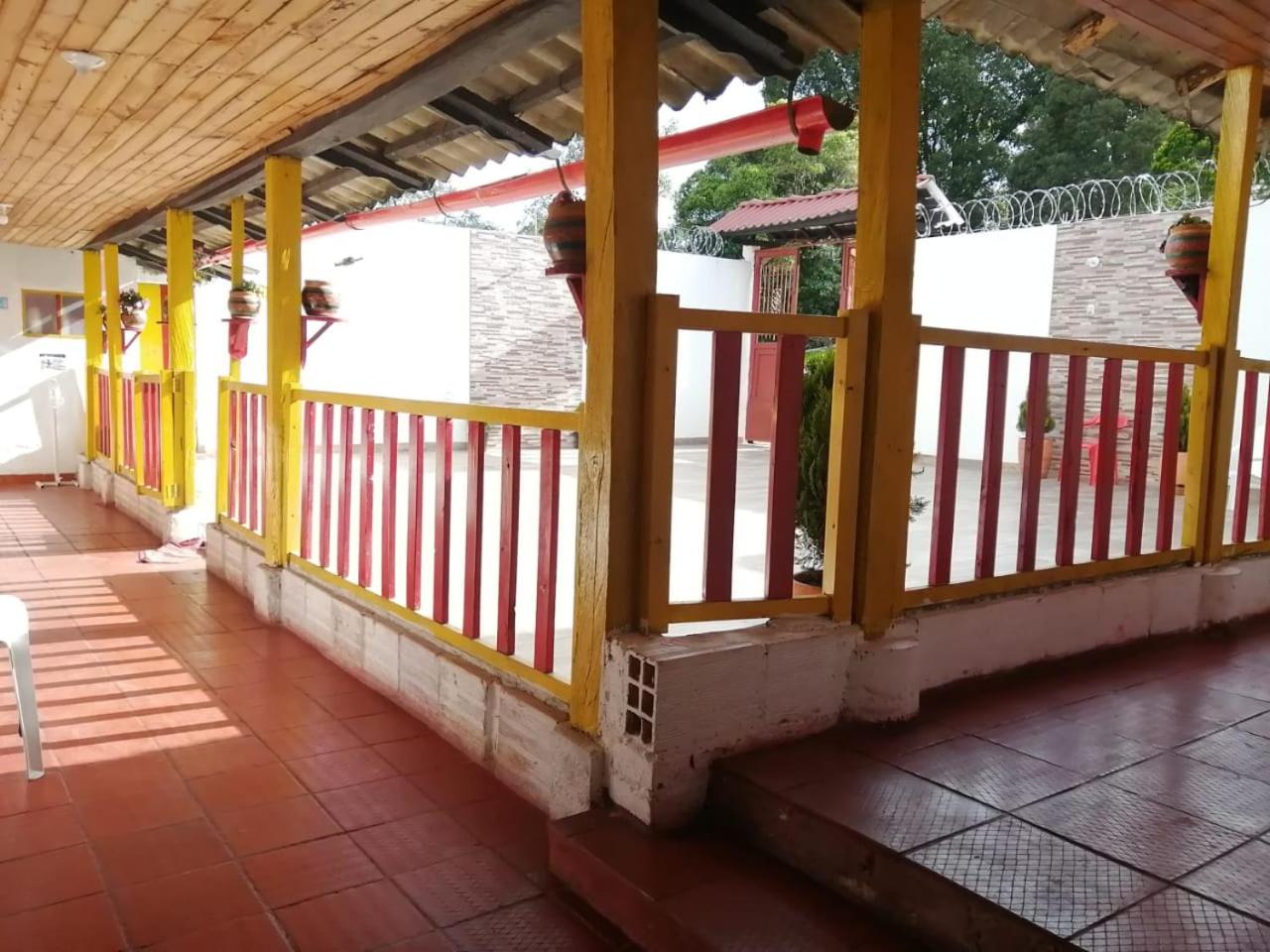 Hospedaje en Saboyá, a 15 min De CHIQUINQUIRA Boy