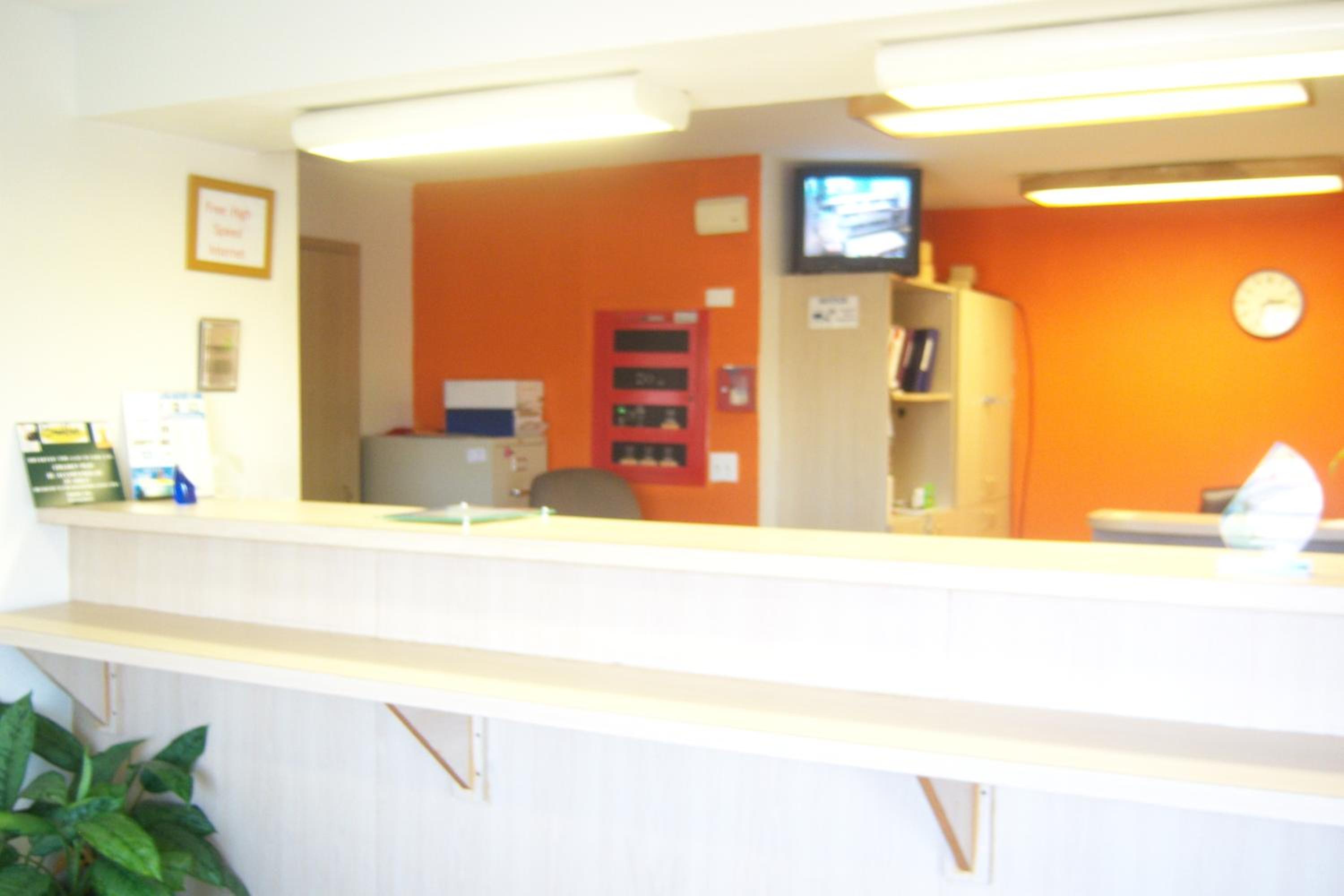 Macon Vacations - America's Best Inn - Macon - Property Image 2