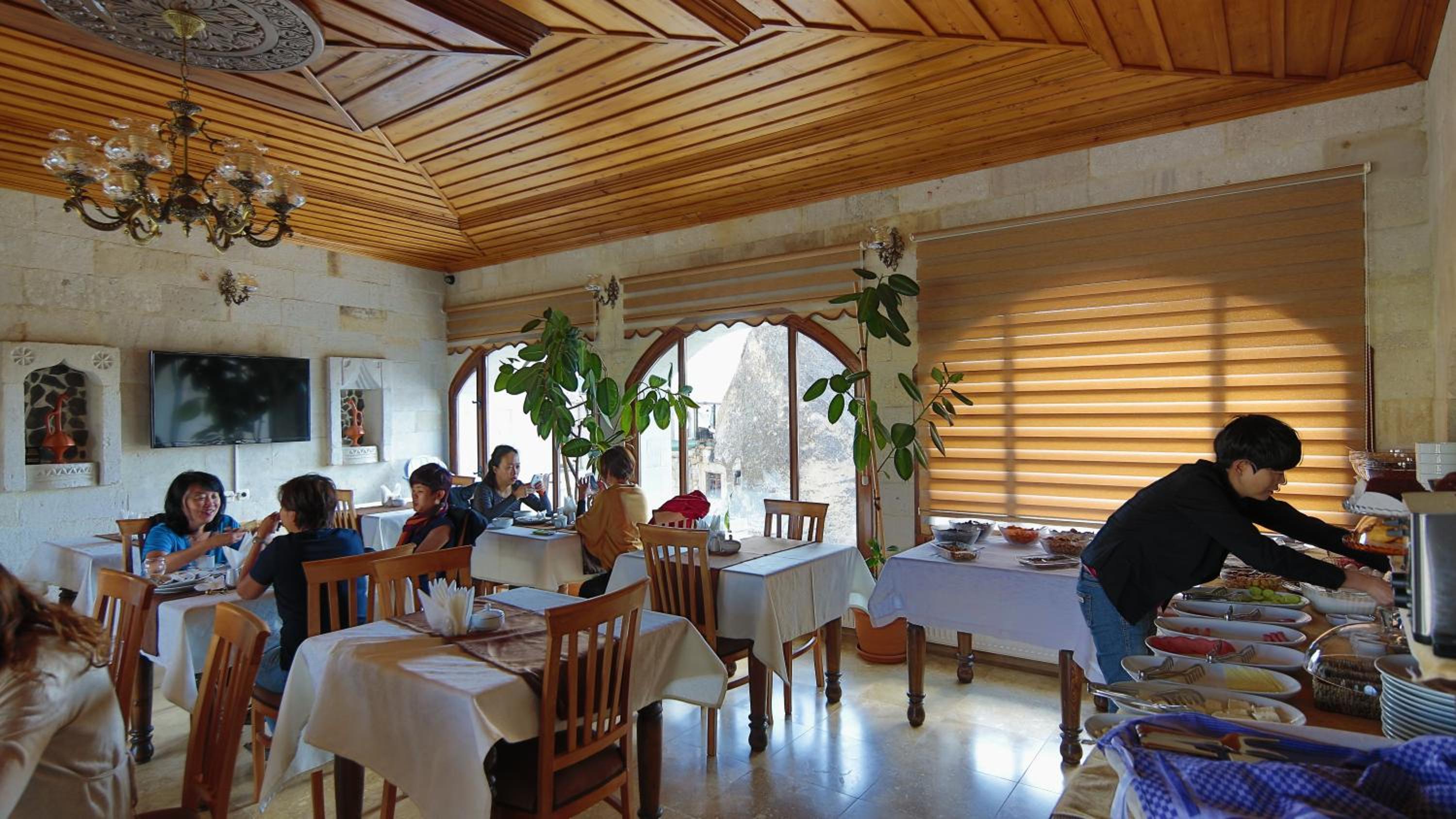 Harman Cave Hotel - Image 122