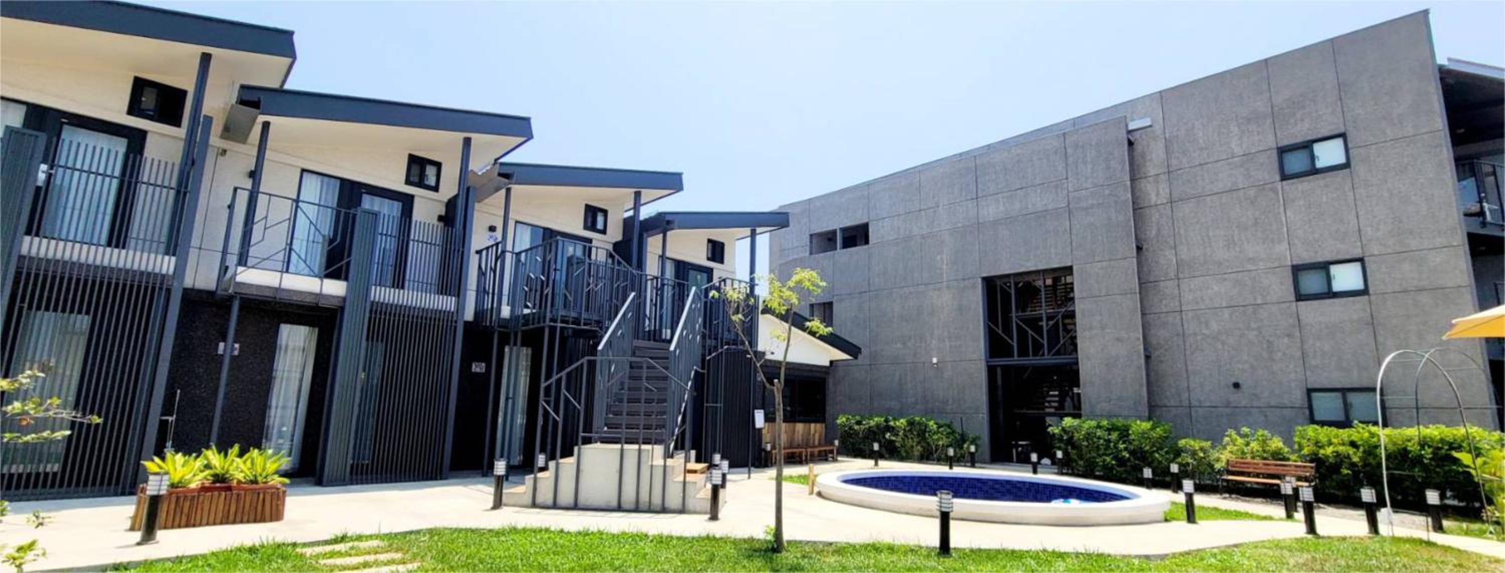 Hotel Top Sunlight Inn - Image 1