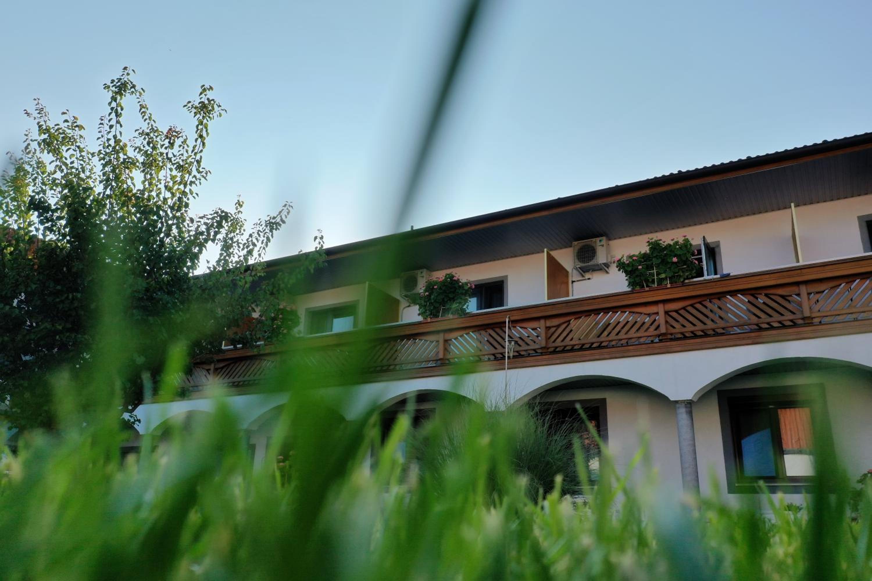 Gästehaus und Weinbau Zur Wiederkehr Strudler