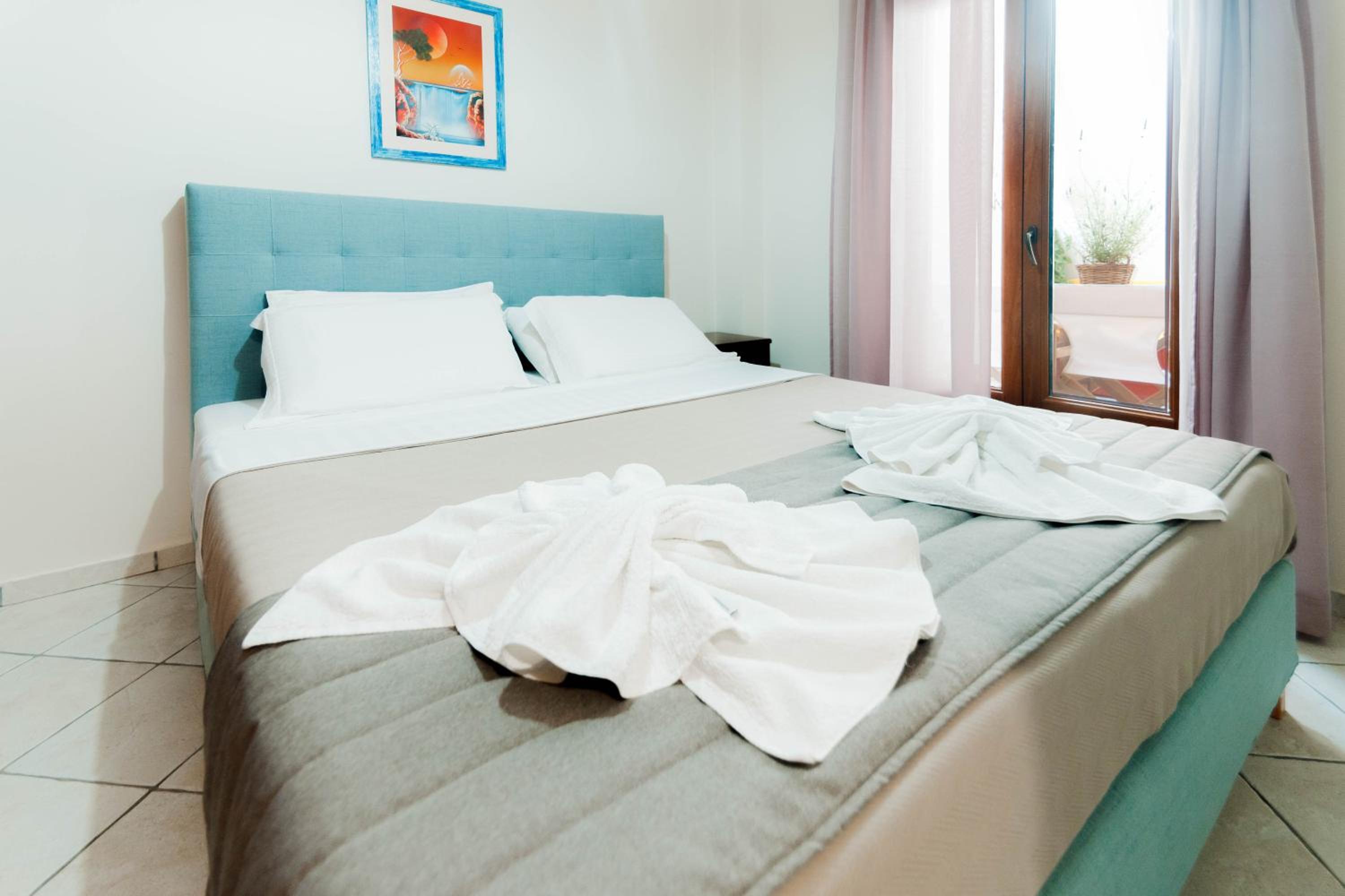 Zorbas Apartments