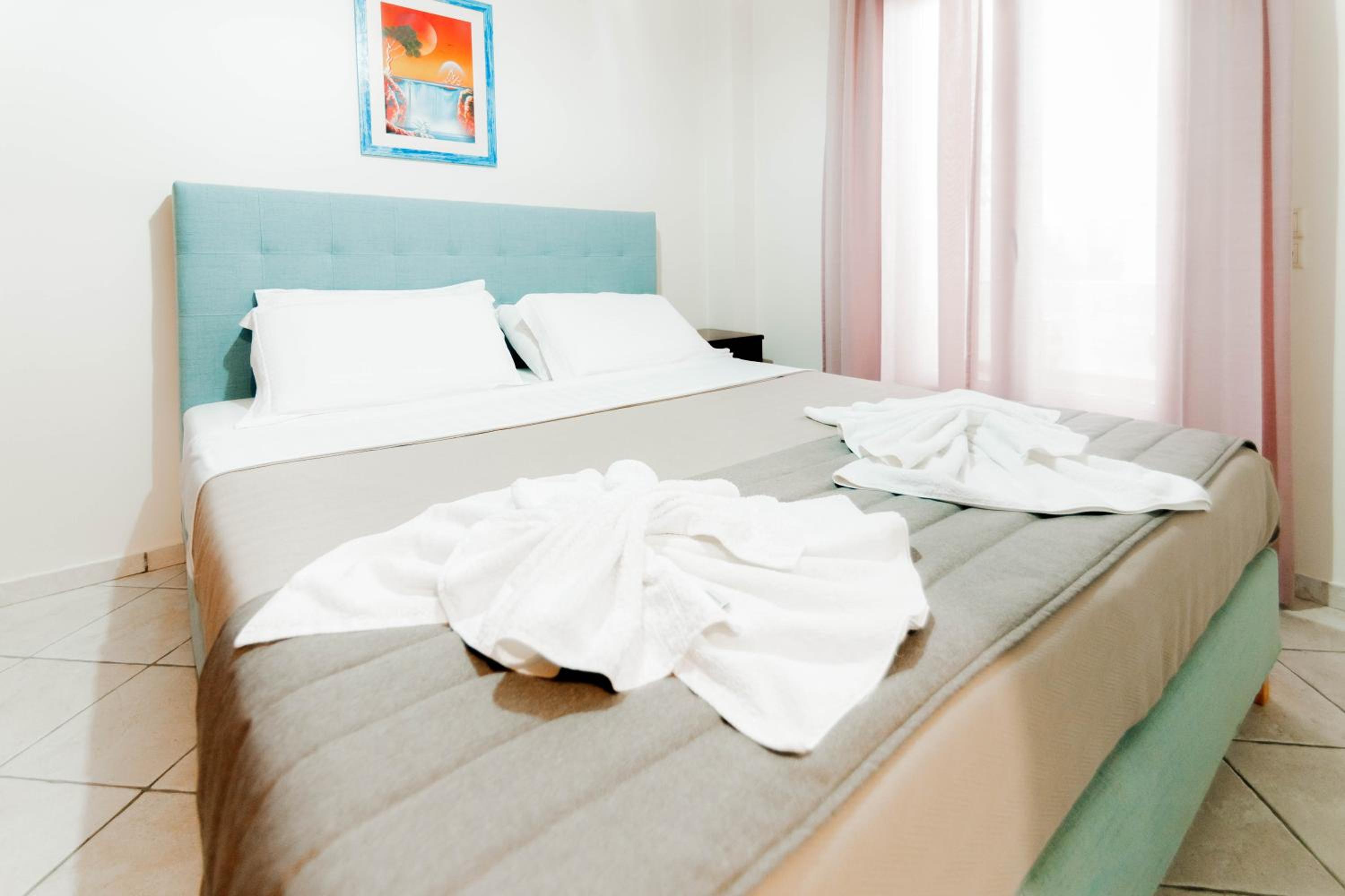Zorbas Apartments