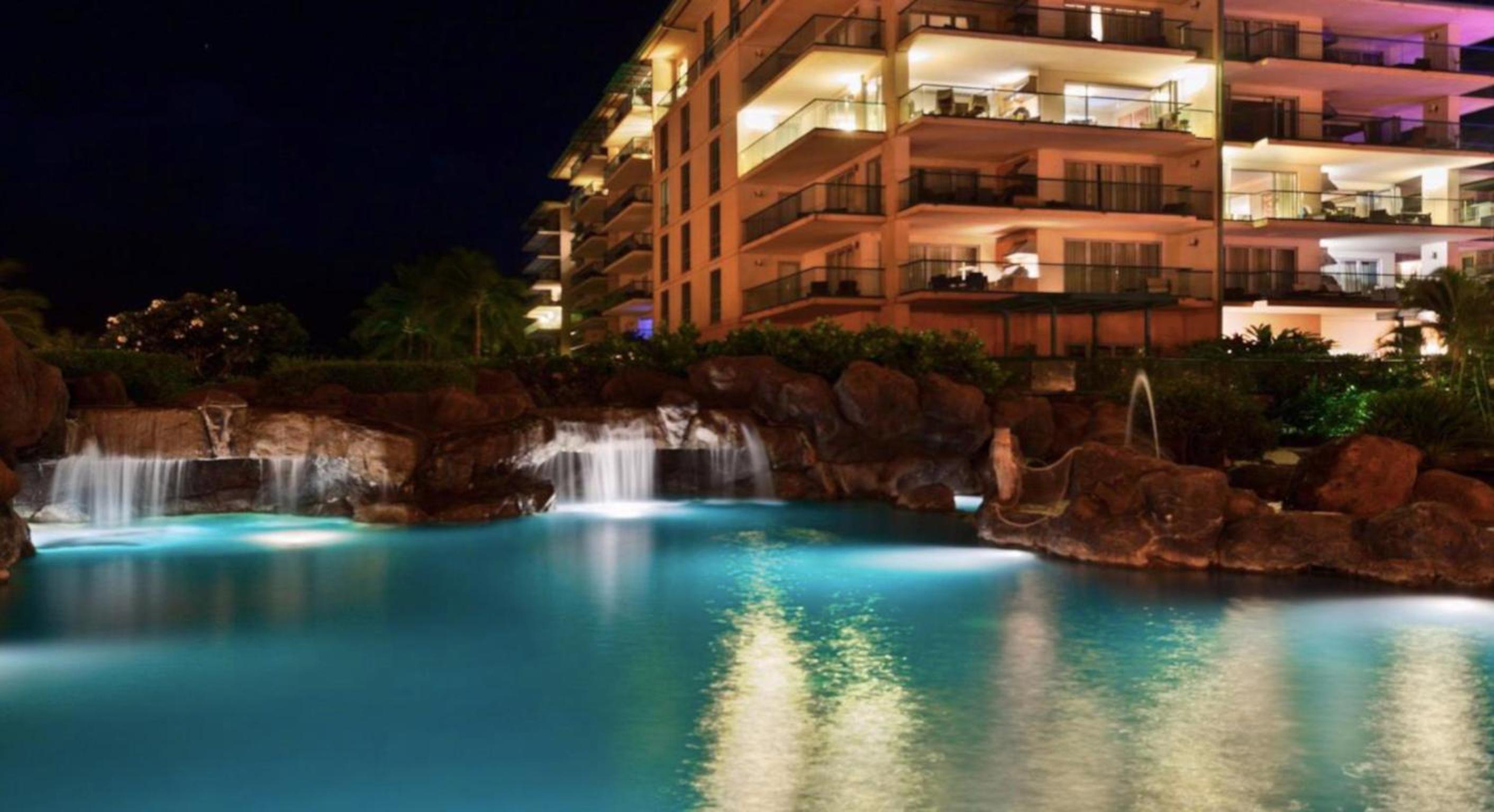 Hotel GROUND FLOOR DIRECT ACCESS with private outdoor yard space luxury resort condo - Image 1