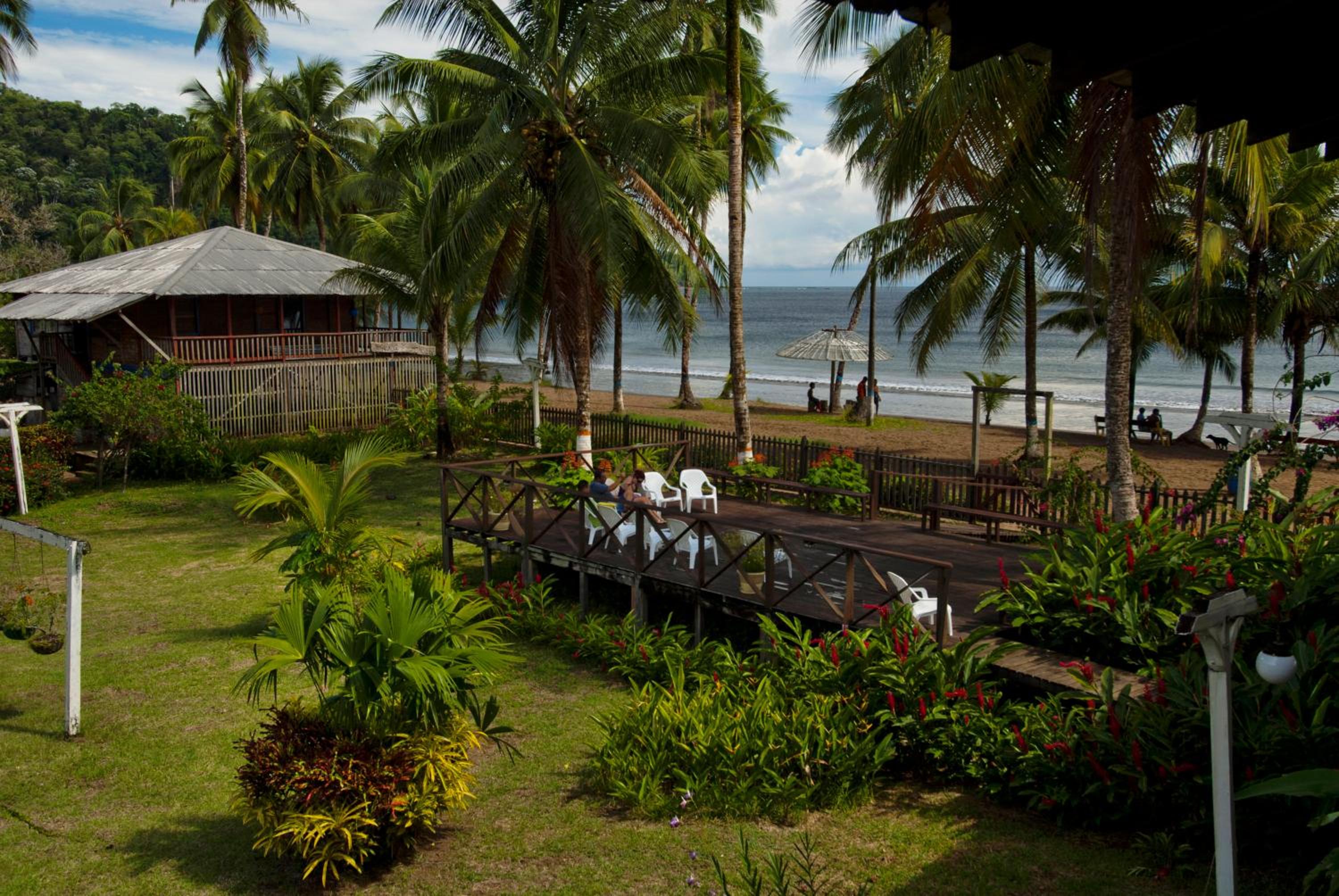 Playa de Oro Lodge