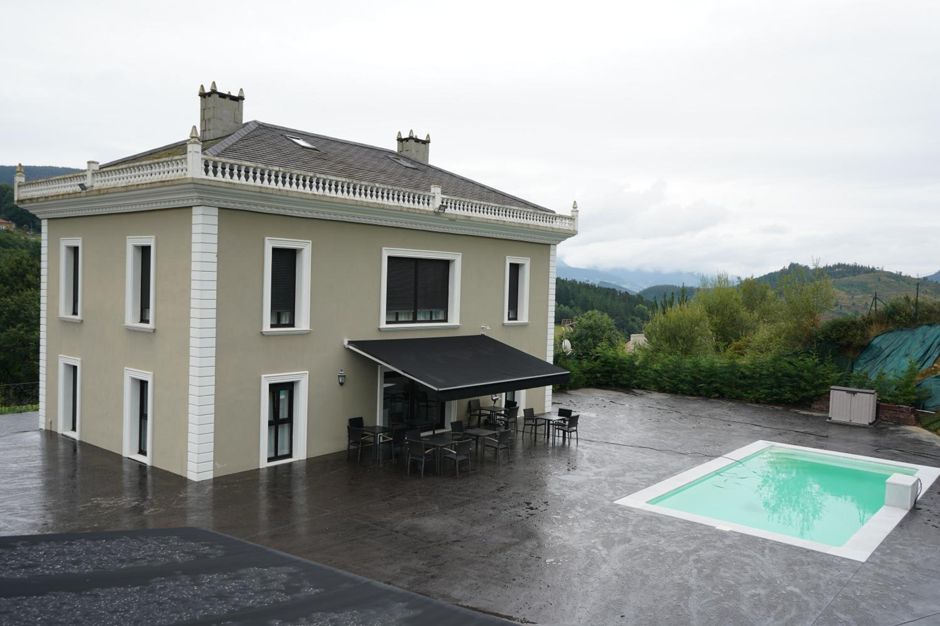 Rural Palace