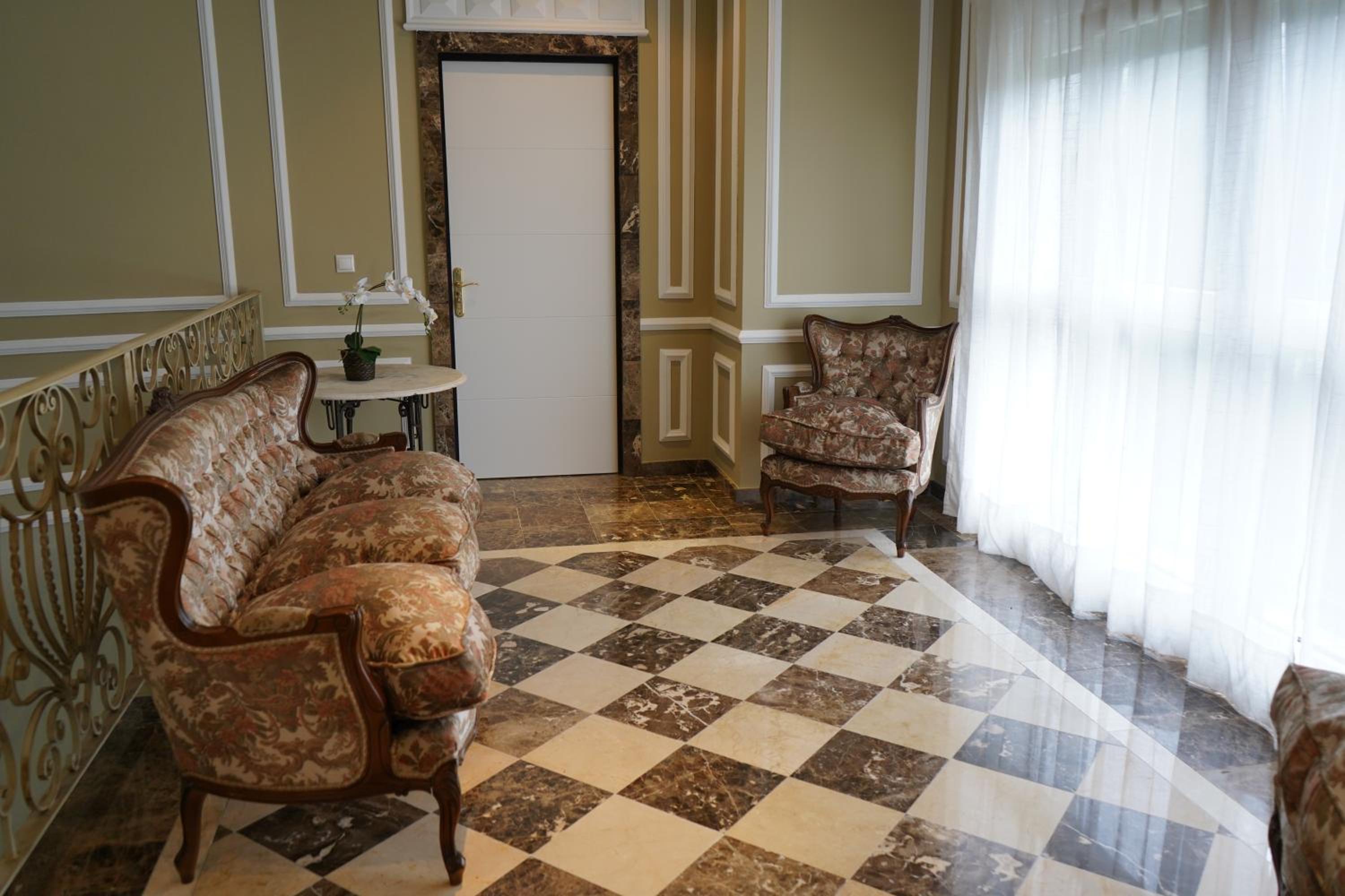 Rural Palace
