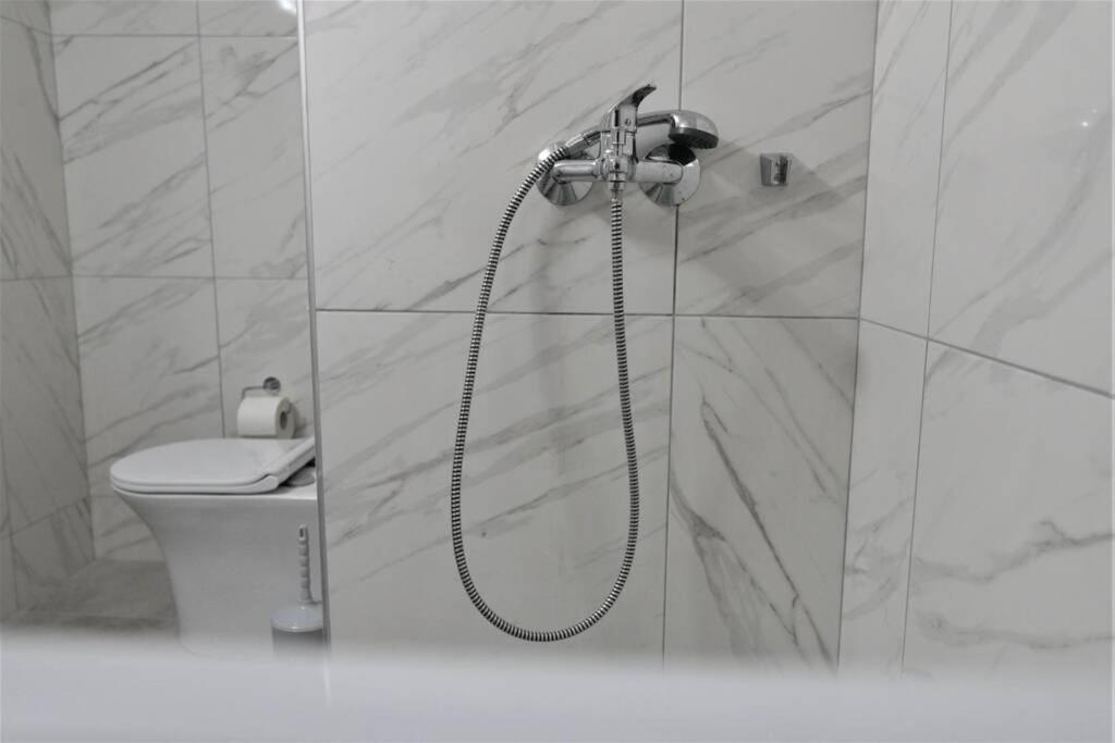 Athens Central 3BD Apartment next to Metro Luxury