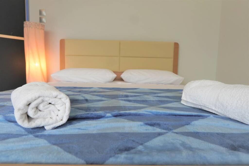 Athens Central 3BD Apartment next to Metro Luxury