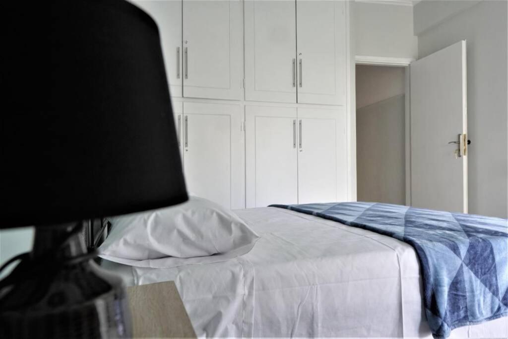 Athens Central 3BD Apartment next to Metro Luxury