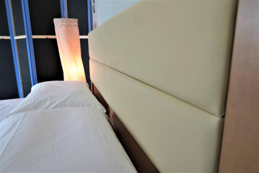 Athens Central 3BD Apartment next to Metro Luxury