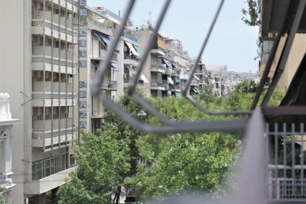 Athens Central 3BD Apartment next to Metro Luxury
