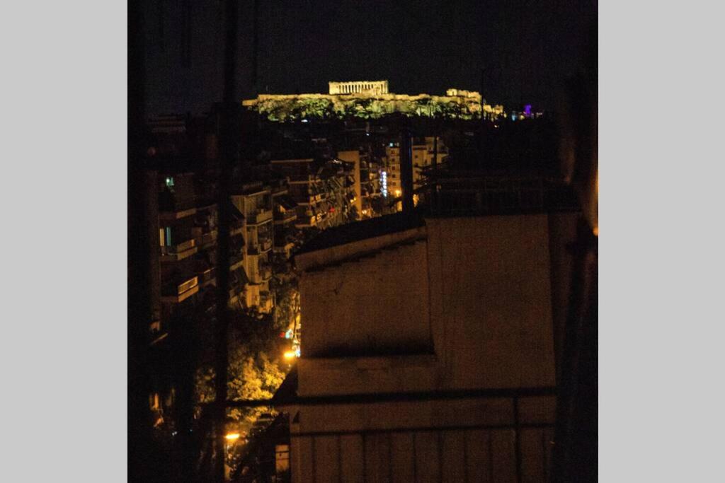Athens Central 3BD Apartment next to Metro Luxury