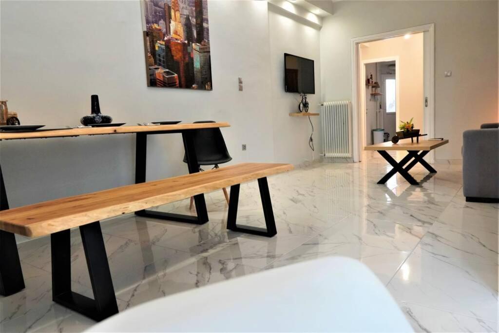 Athens Central 3BD Apartment next to Metro Luxury