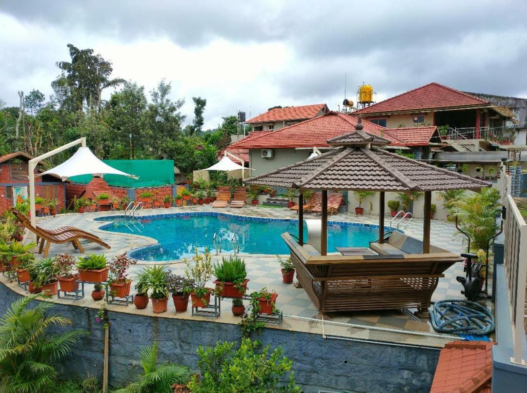 Srinikethana Home Stay with Swimming Pool view 4