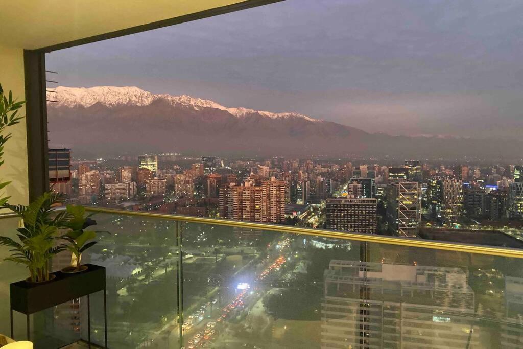APARTMENT INCREÍBLE EN EL PISO 38, LAS CONDES, AL LADO DEL DISTRITO DE LUJO, PARQUES. photo 3