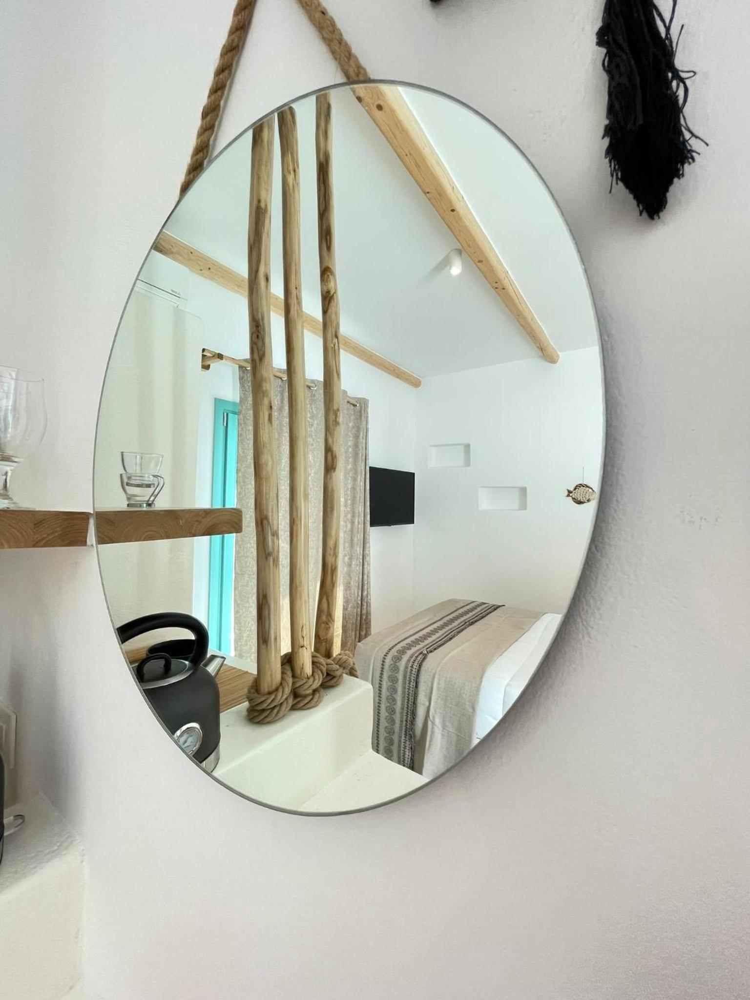 Deco Suites