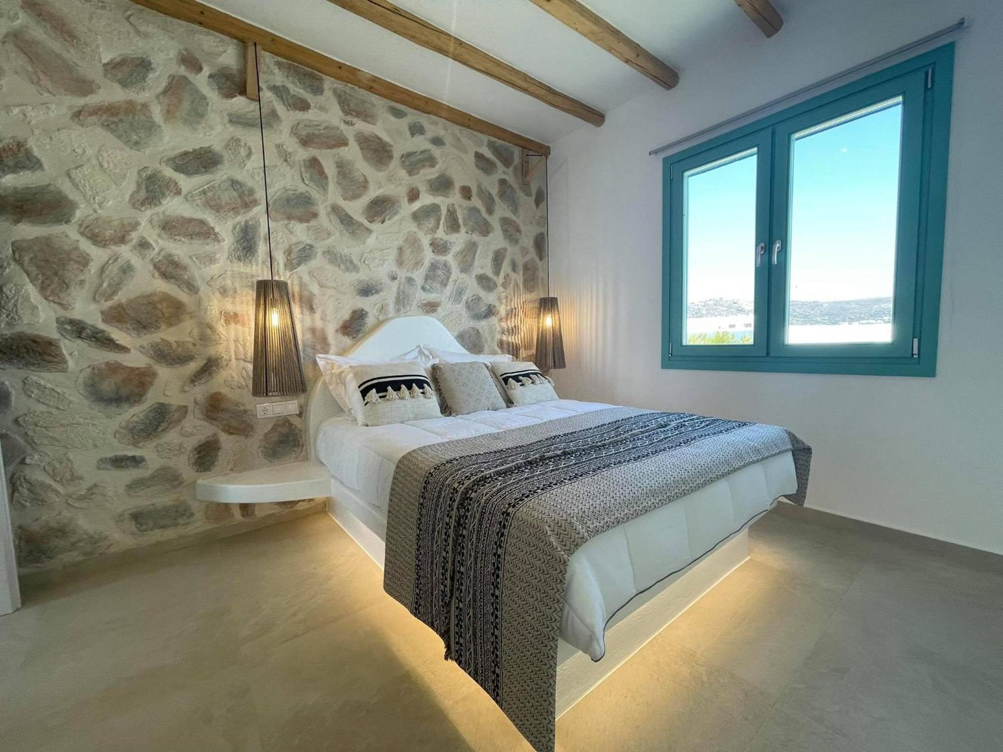 Deco Suites photo 3
