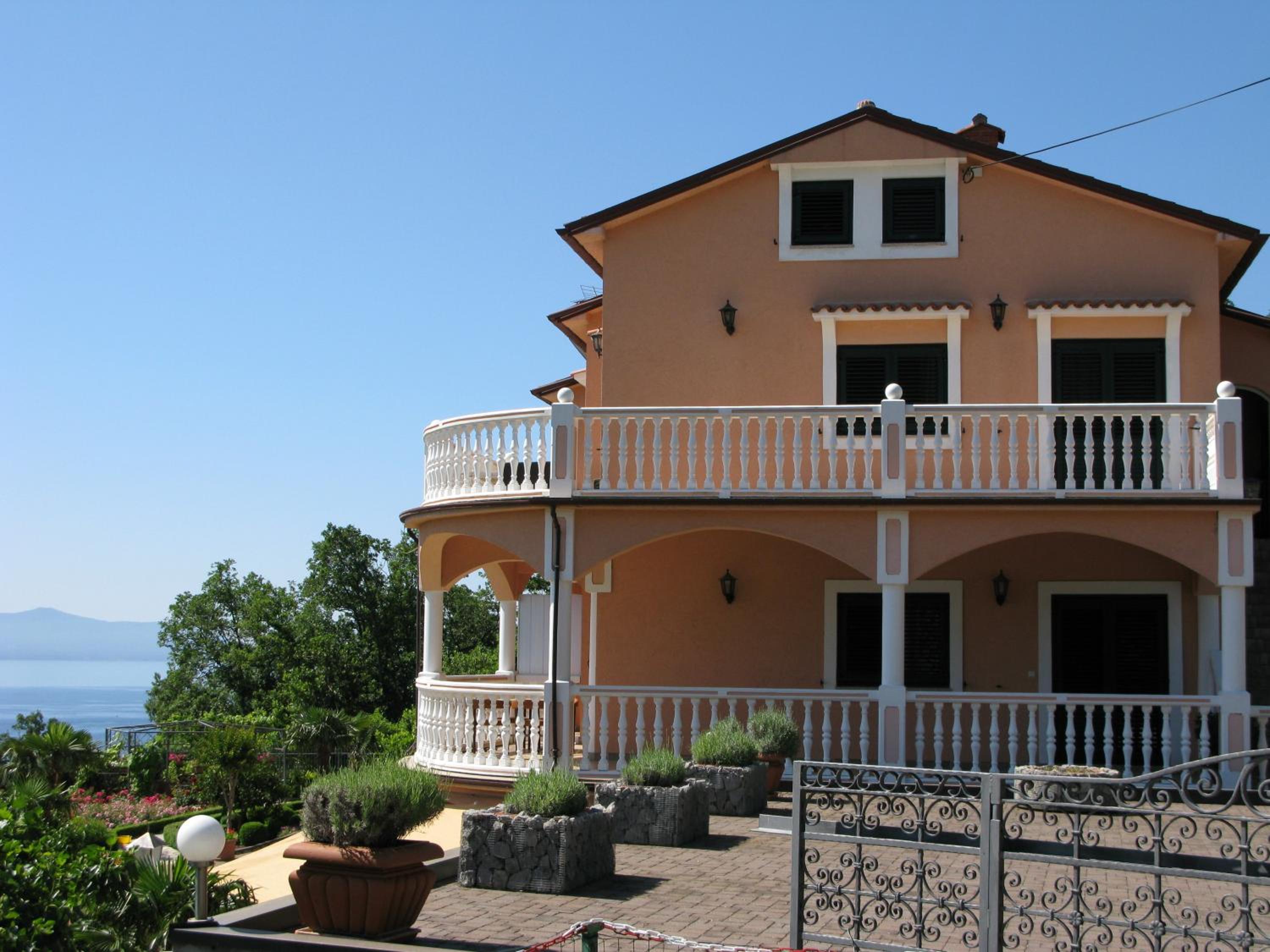 Photo 46