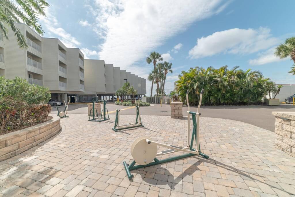 421-Fully renovated, WIFI, Pool, Amazing Views, Near BUCS Stadium view 2