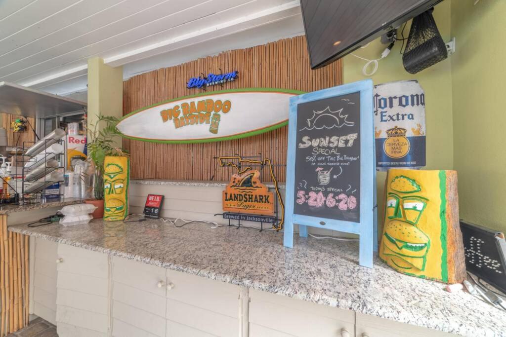 421-Fully renovated, WIFI, Pool, Amazing Views, Near BUCS Stadium view 5