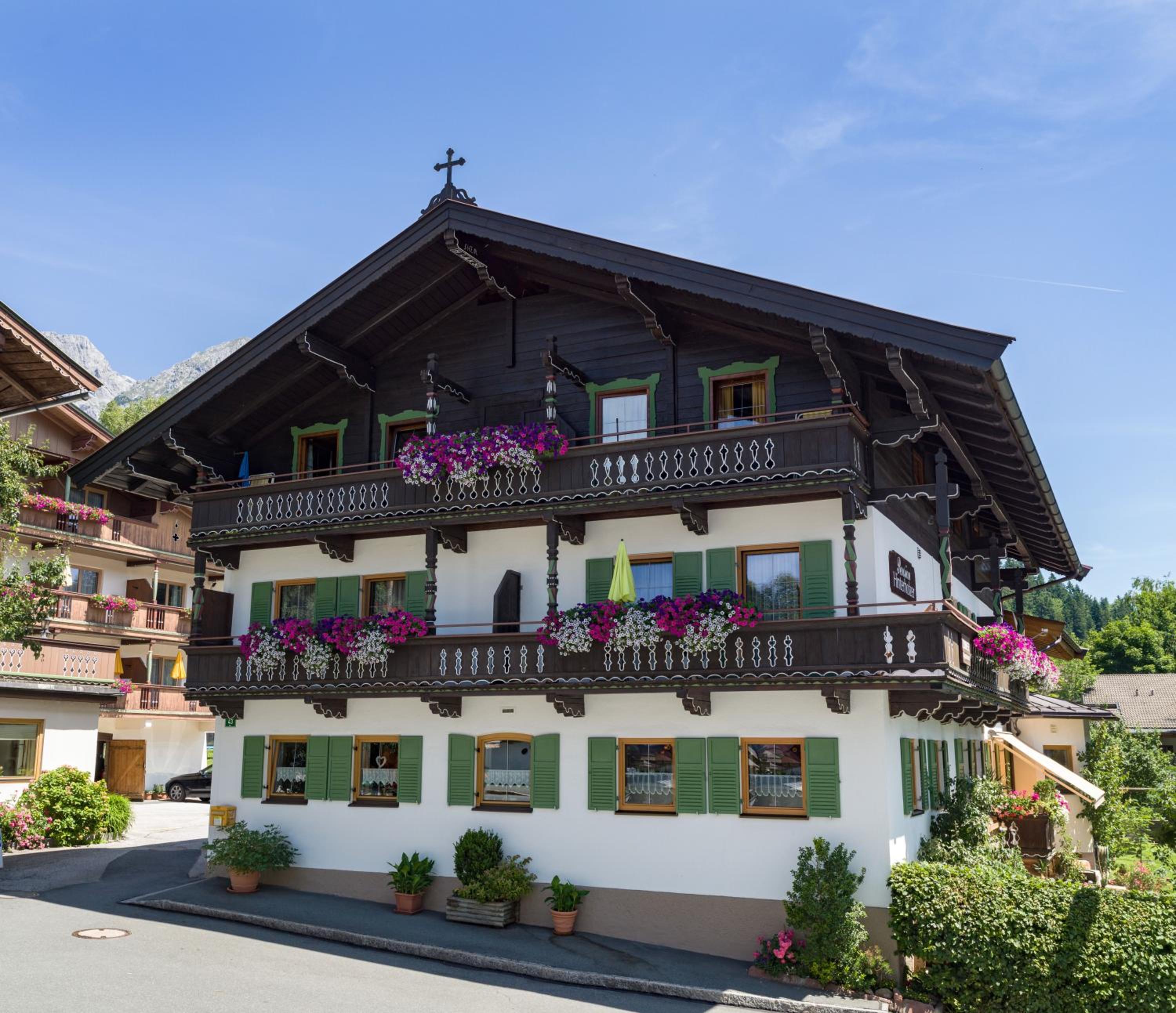 Pension Hinterholzer Apartments und Zimmer