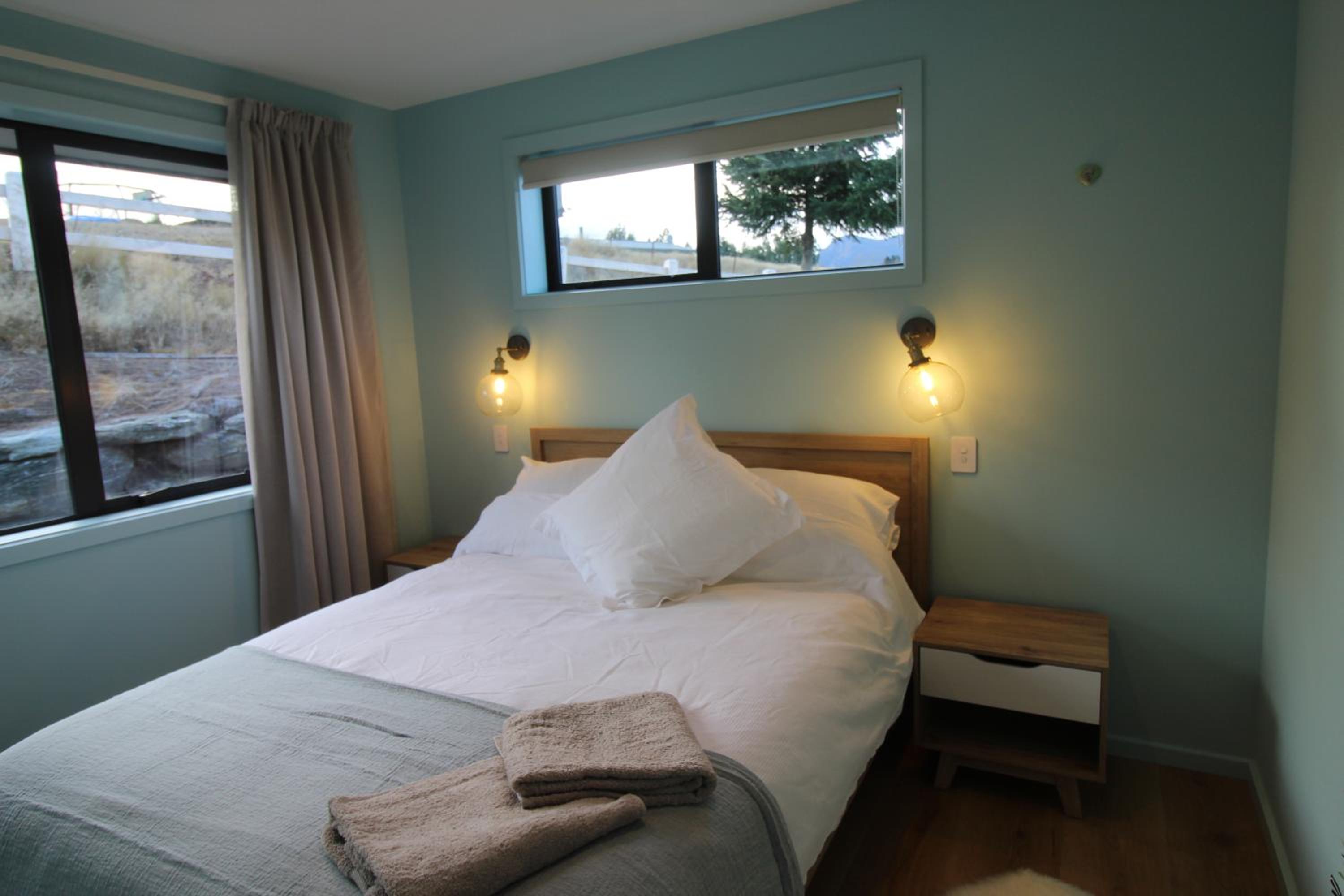 Hawea Mountain cottage view 2