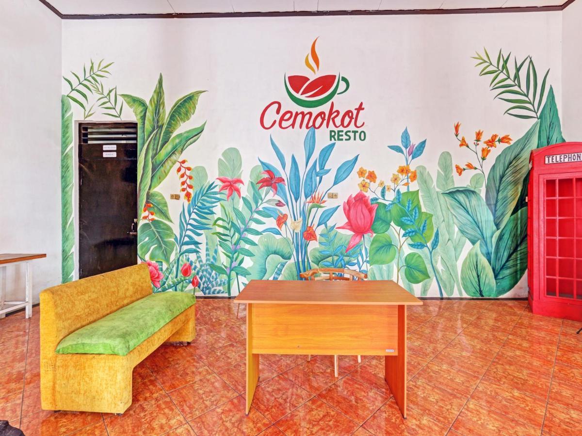 hotel reception
