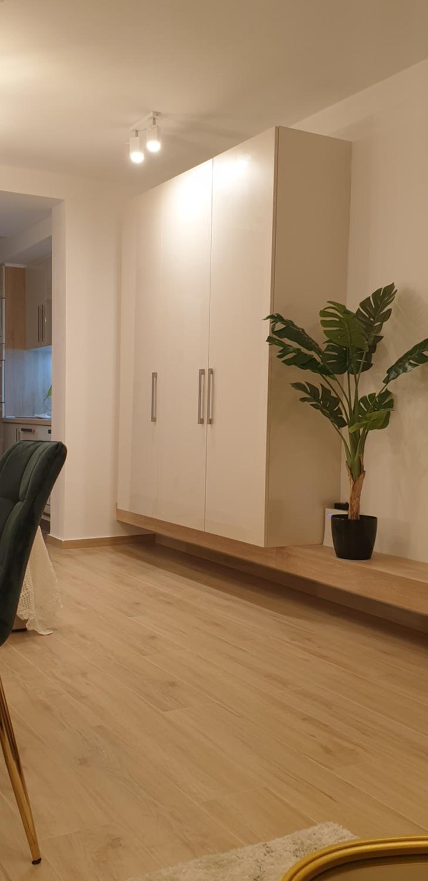 Golden Studio - private parking