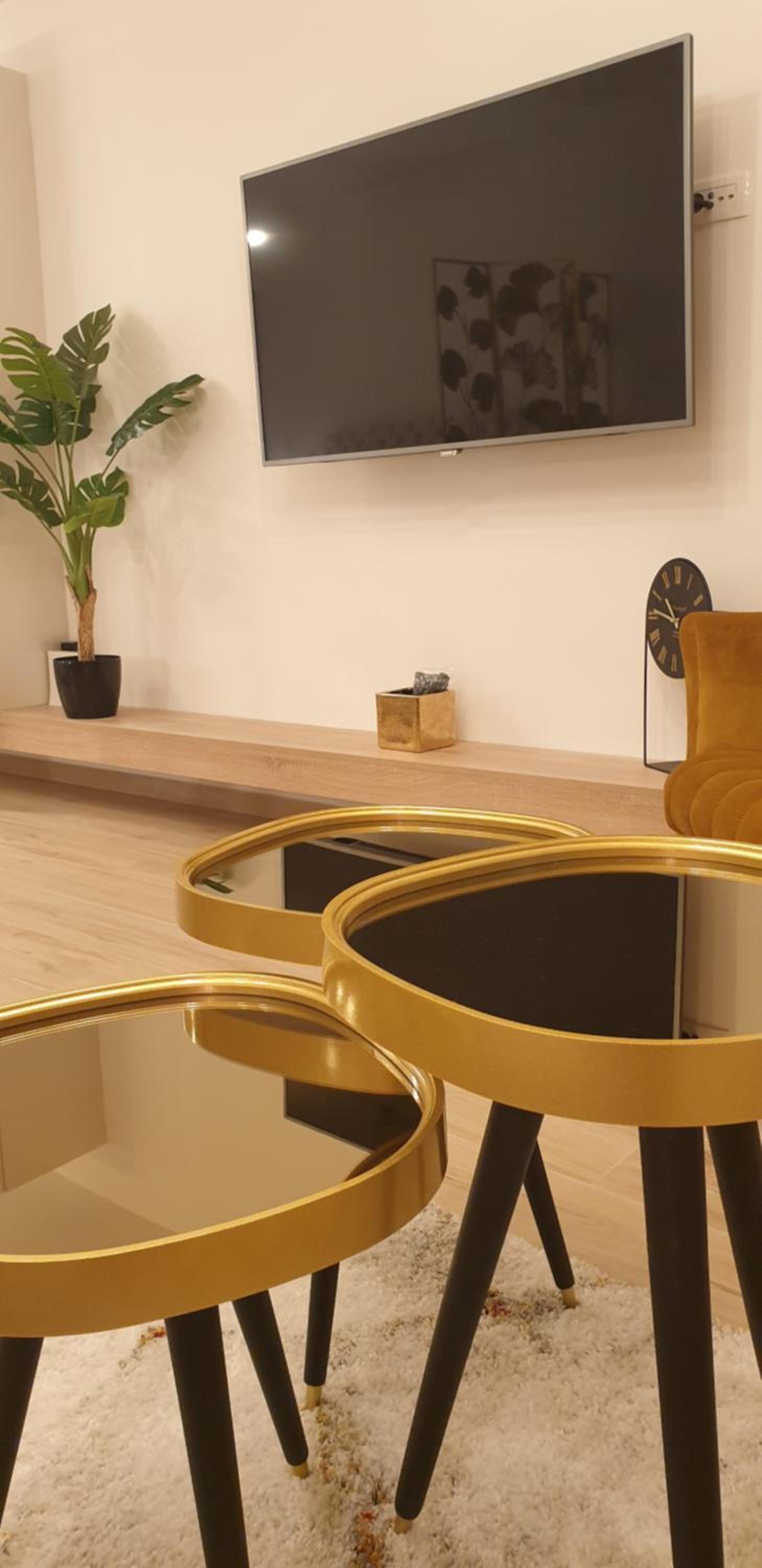 Golden Studio - private parking