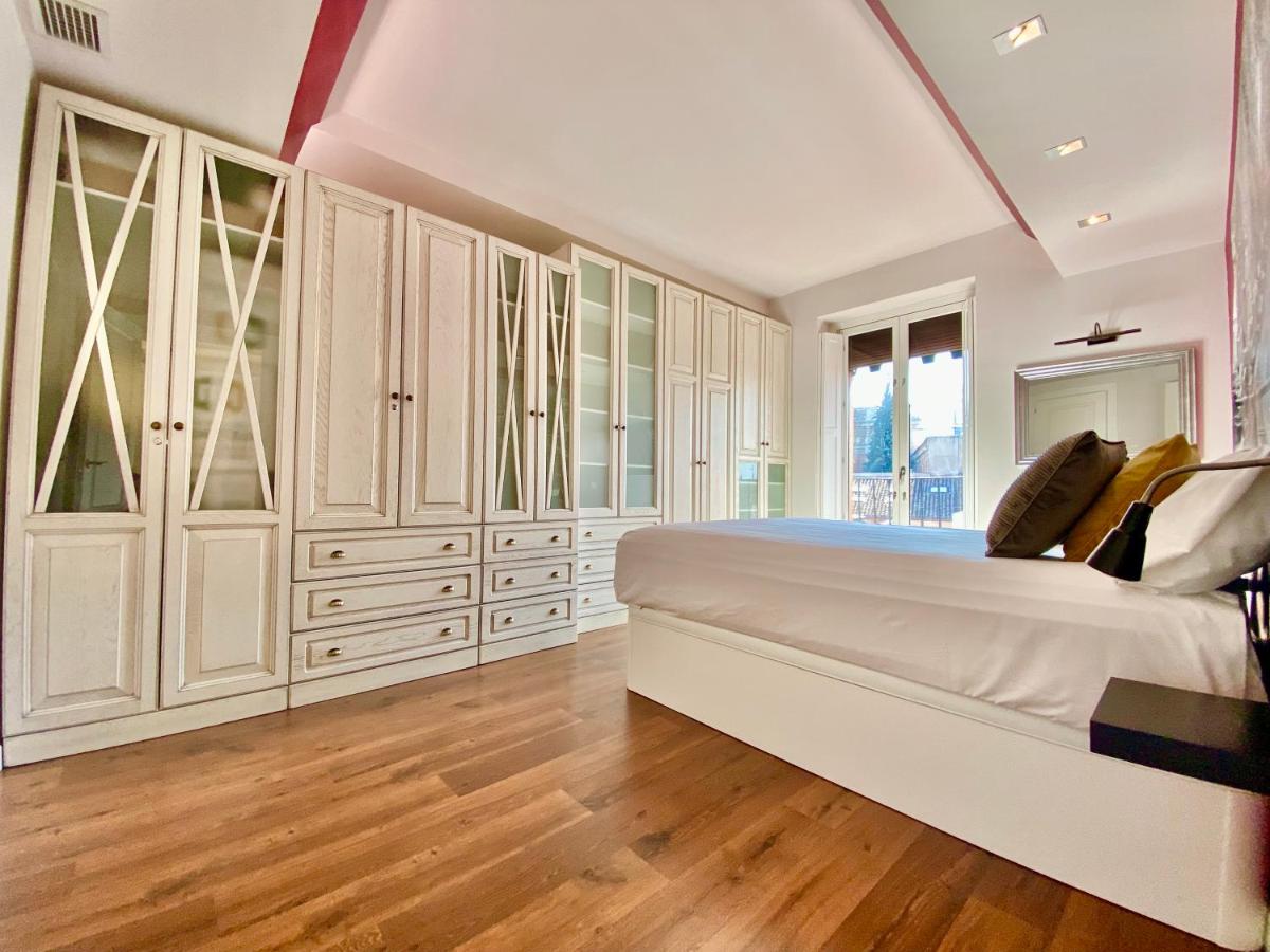 Charming Exclusive La Latina