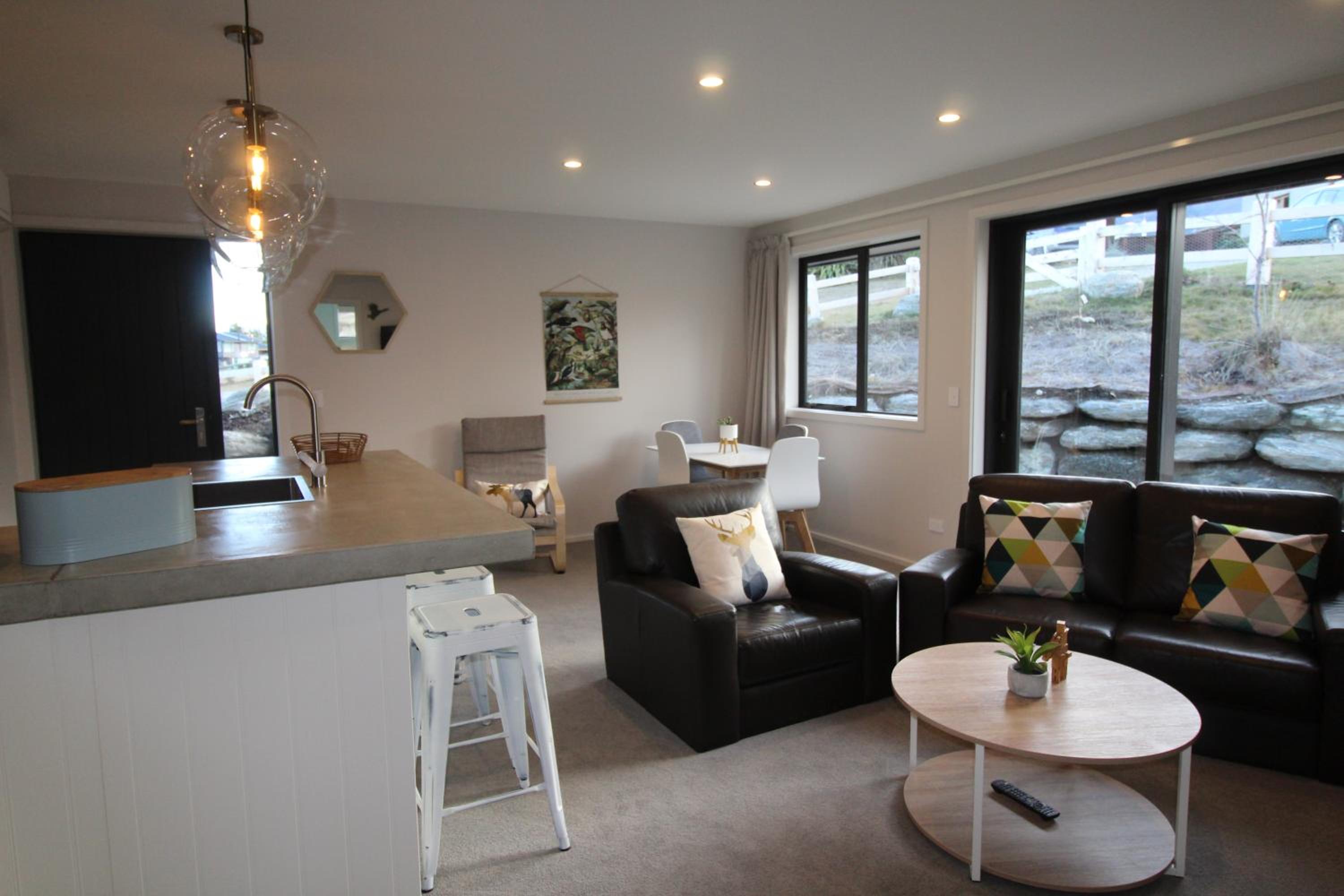 Hawea Mountain cottage view 3