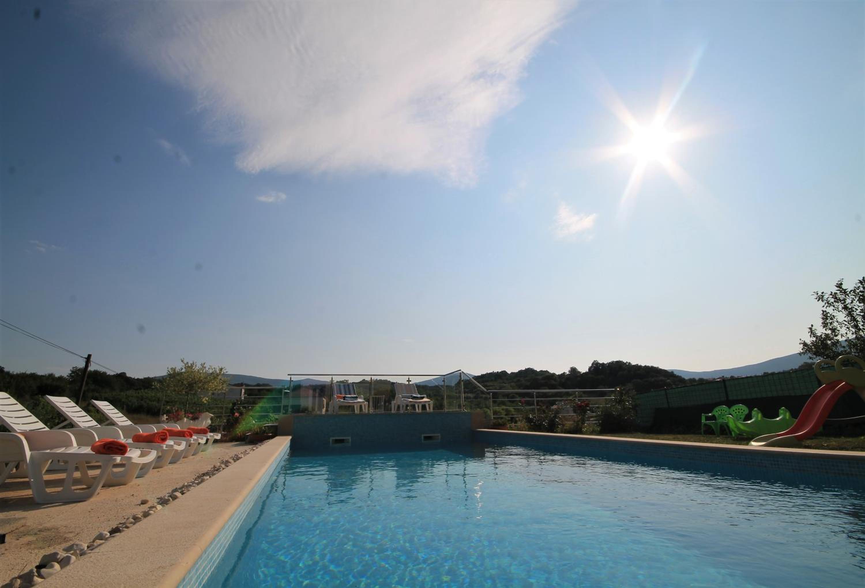Sunshine Holiday Home view 3