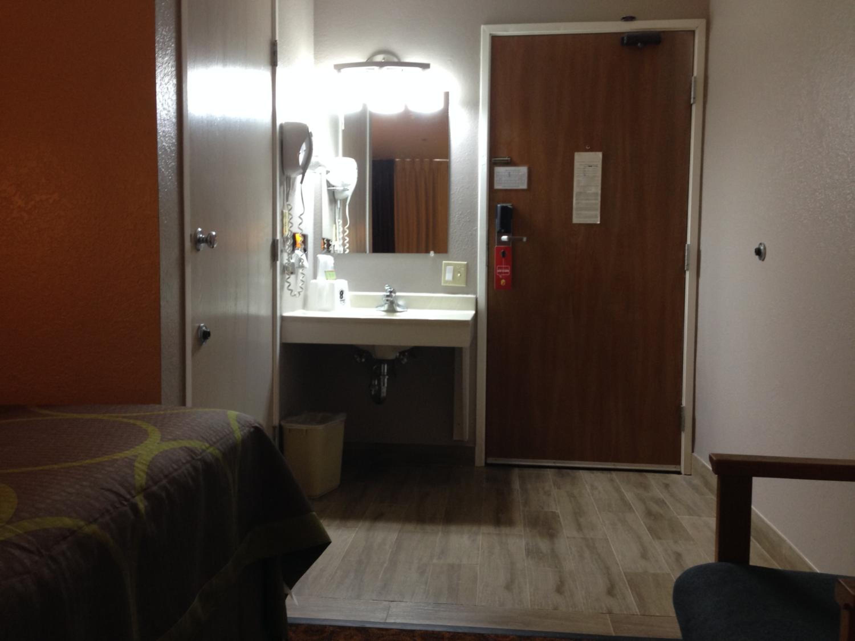 Vacaville Vacations - Super 8 by Wyndham Vacaville - Property Image 15