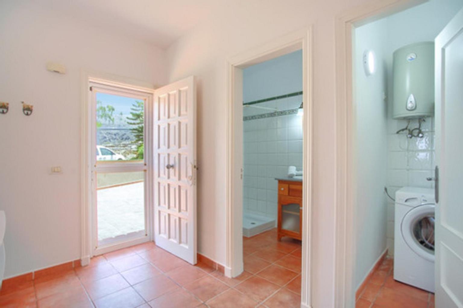 Finca Los Corcos con piscina By Paramount Holidays