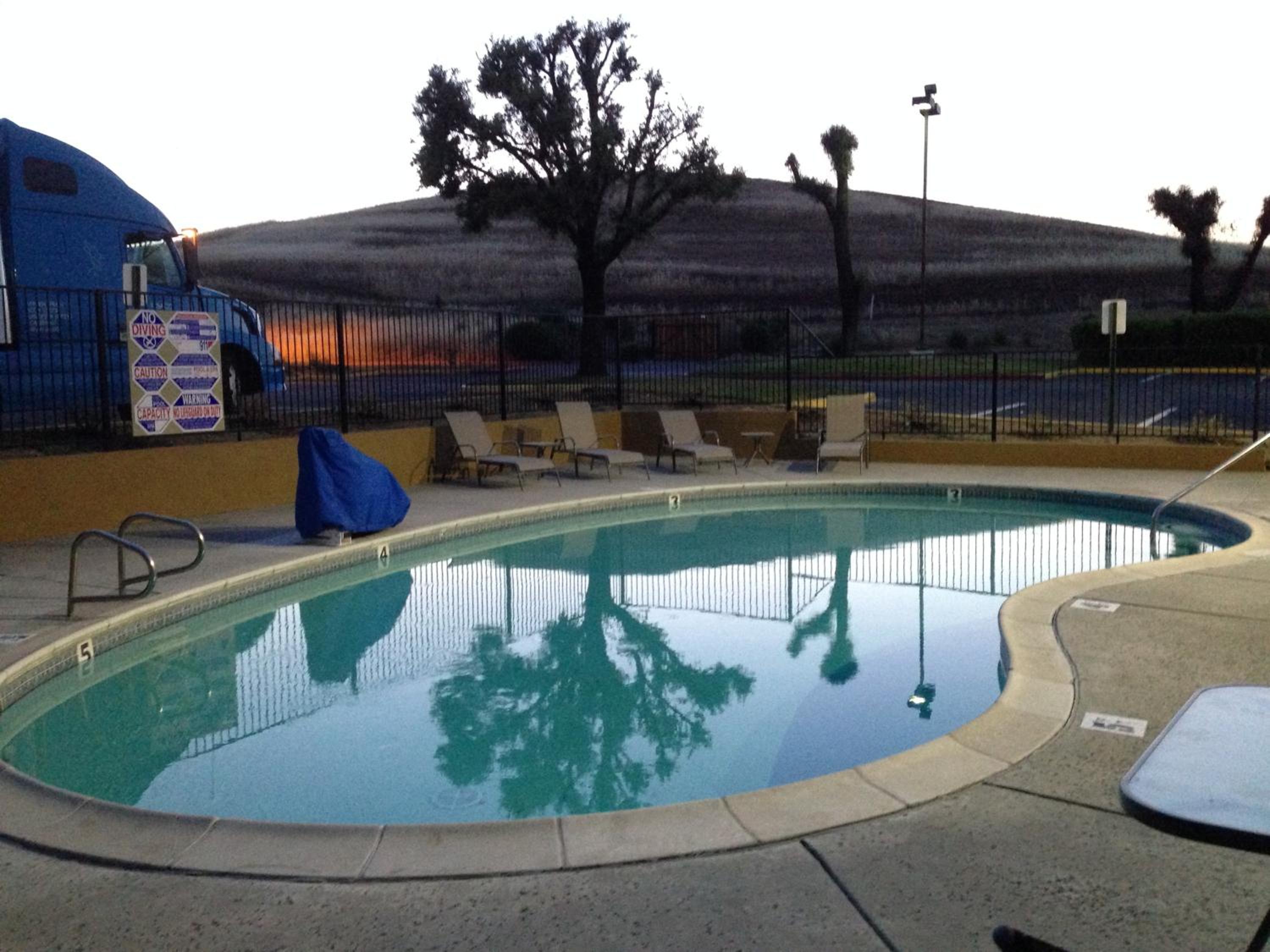 Vacaville Vacations - Super 8 by Wyndham Vacaville - Property Image 2